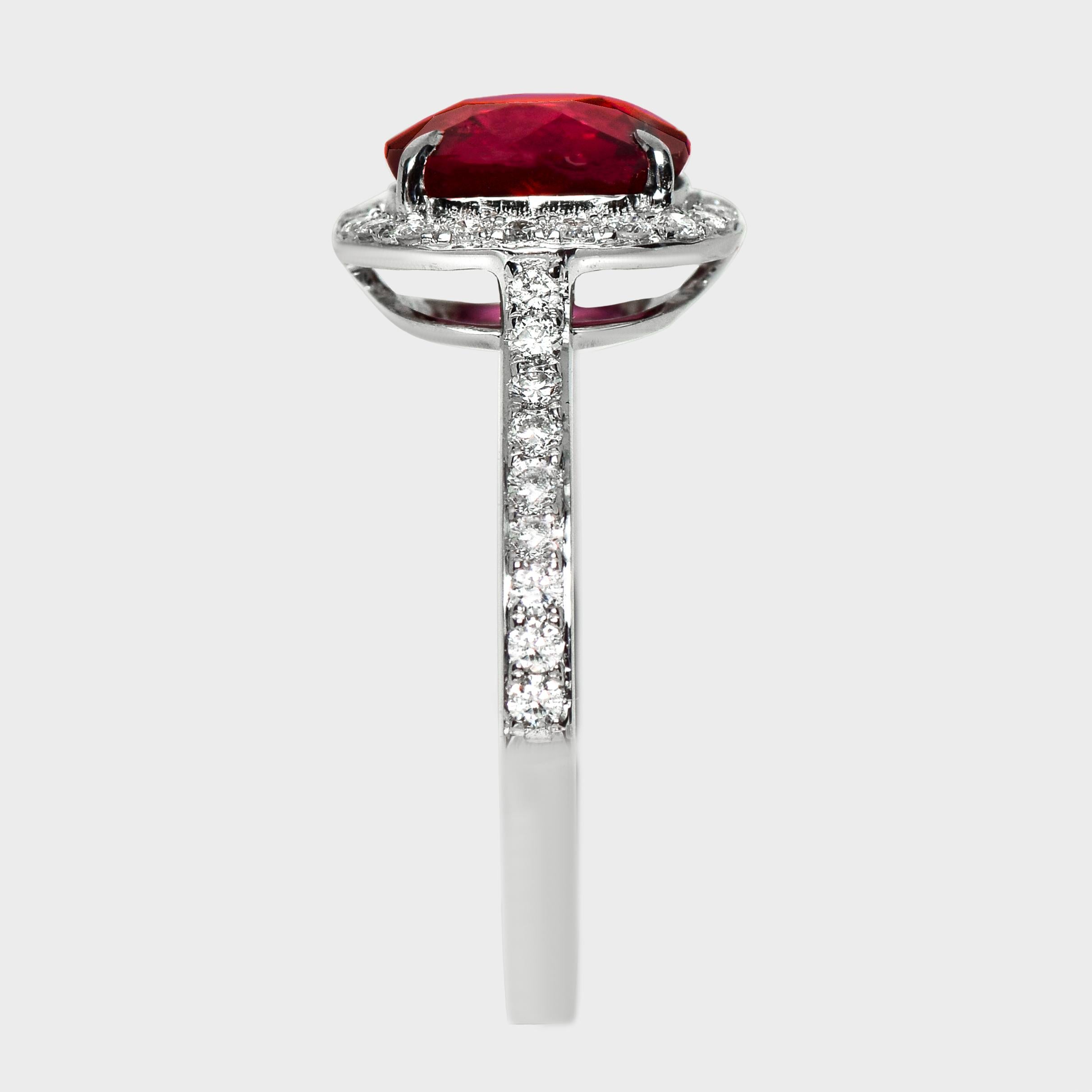 HRD 5.10 ct 14K White Gold Vivid Purplish Red Mahenge Garnet Engagement Ring Damen im Angebot