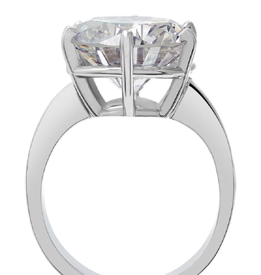 An amazing diamond ring with a colorless pure diamond weighting 3 carats 

I Color White Face
si1  Clarity
