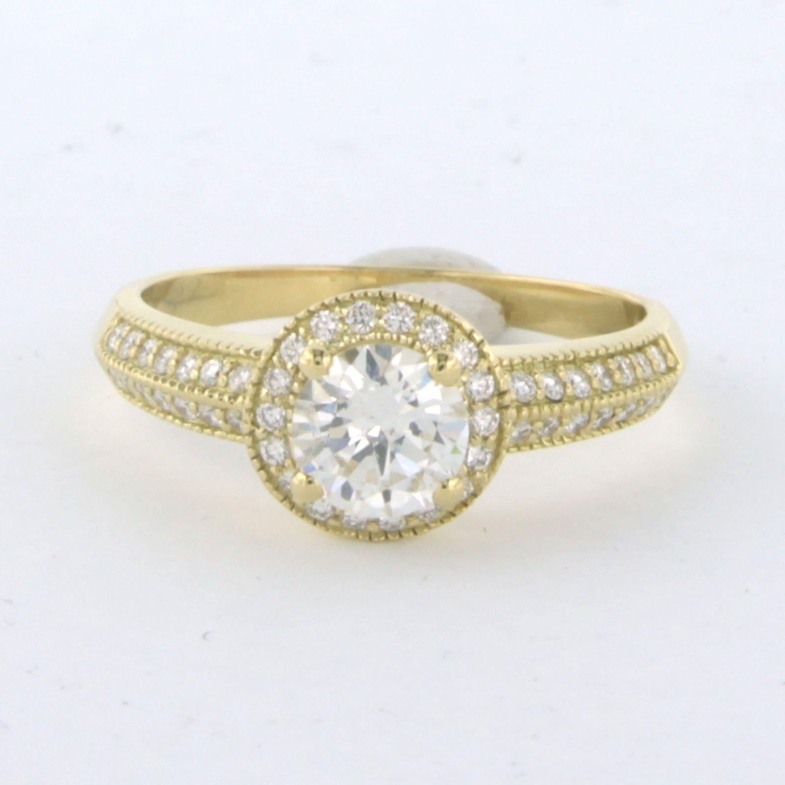 Anello in oro giallo 18kt con diamante centrale taglio brillante 0,79 ct G SI 2 e pietre laterali più piccole taglio brillante tot. 0,30 ct F/G VS/SI - Misura dell'anello U.S. 8,5 - EU. 18.5(58)

Descrizione dettagliata

La parte superiore