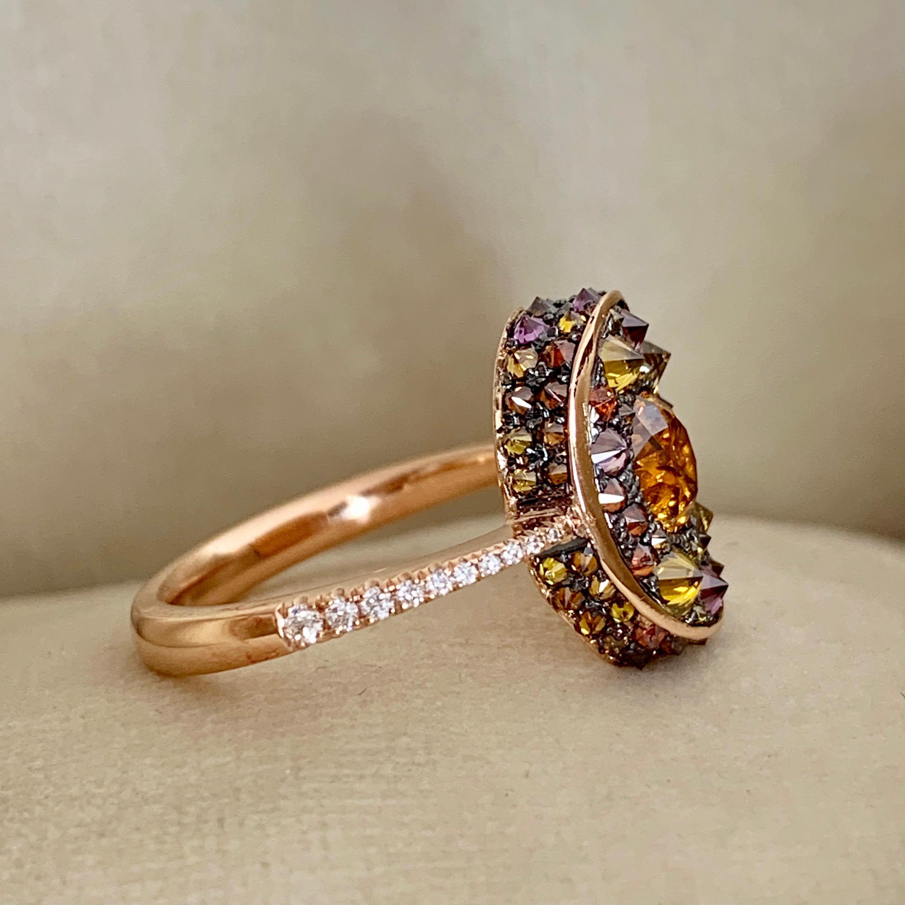HRD Certified 0.82 Carat Fancy Intense Orange Diamond Pave Cocktail Ring In New Condition In Antwerp, BE