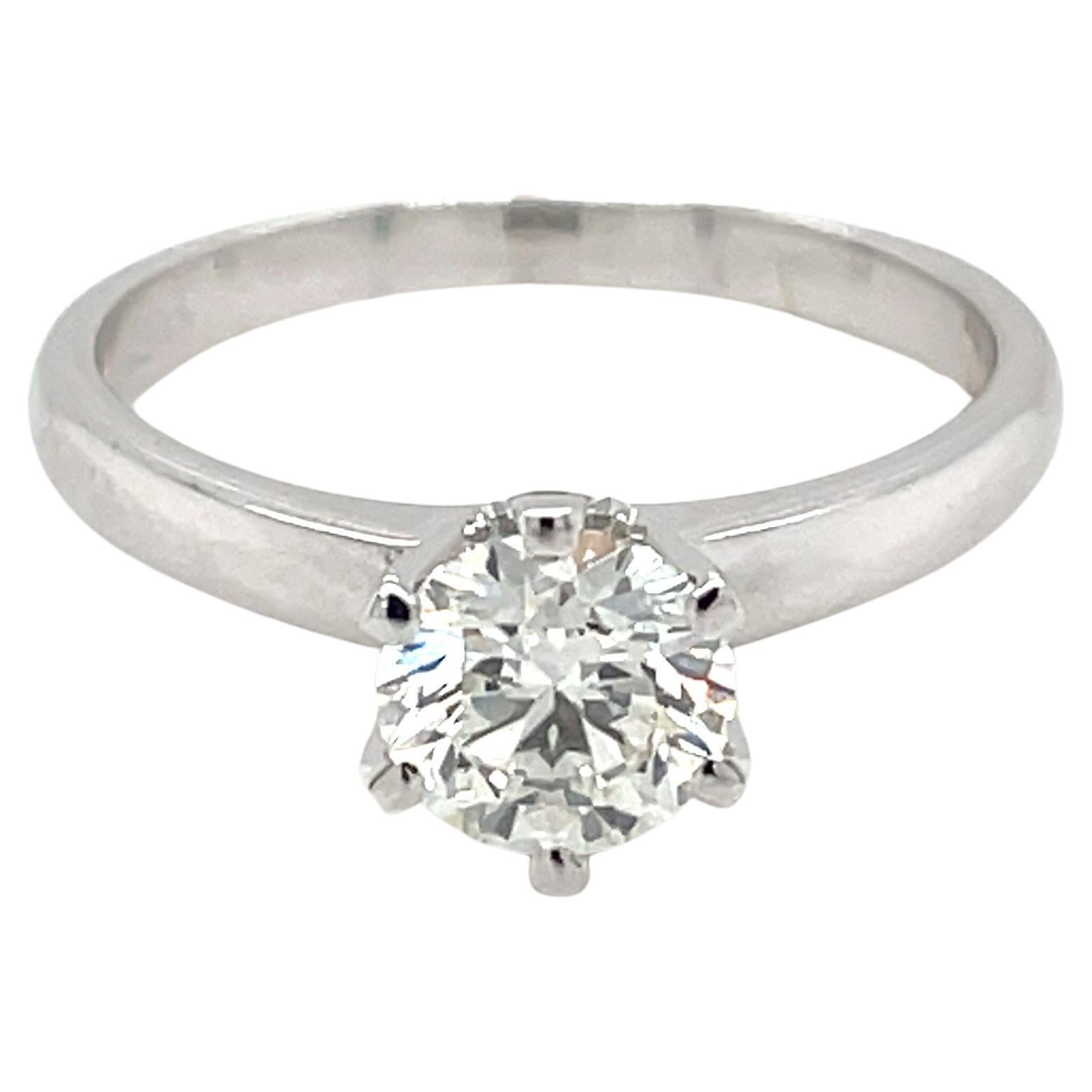 HRD Certified 1 Carat Round Diamond Engagement Ring For Sale