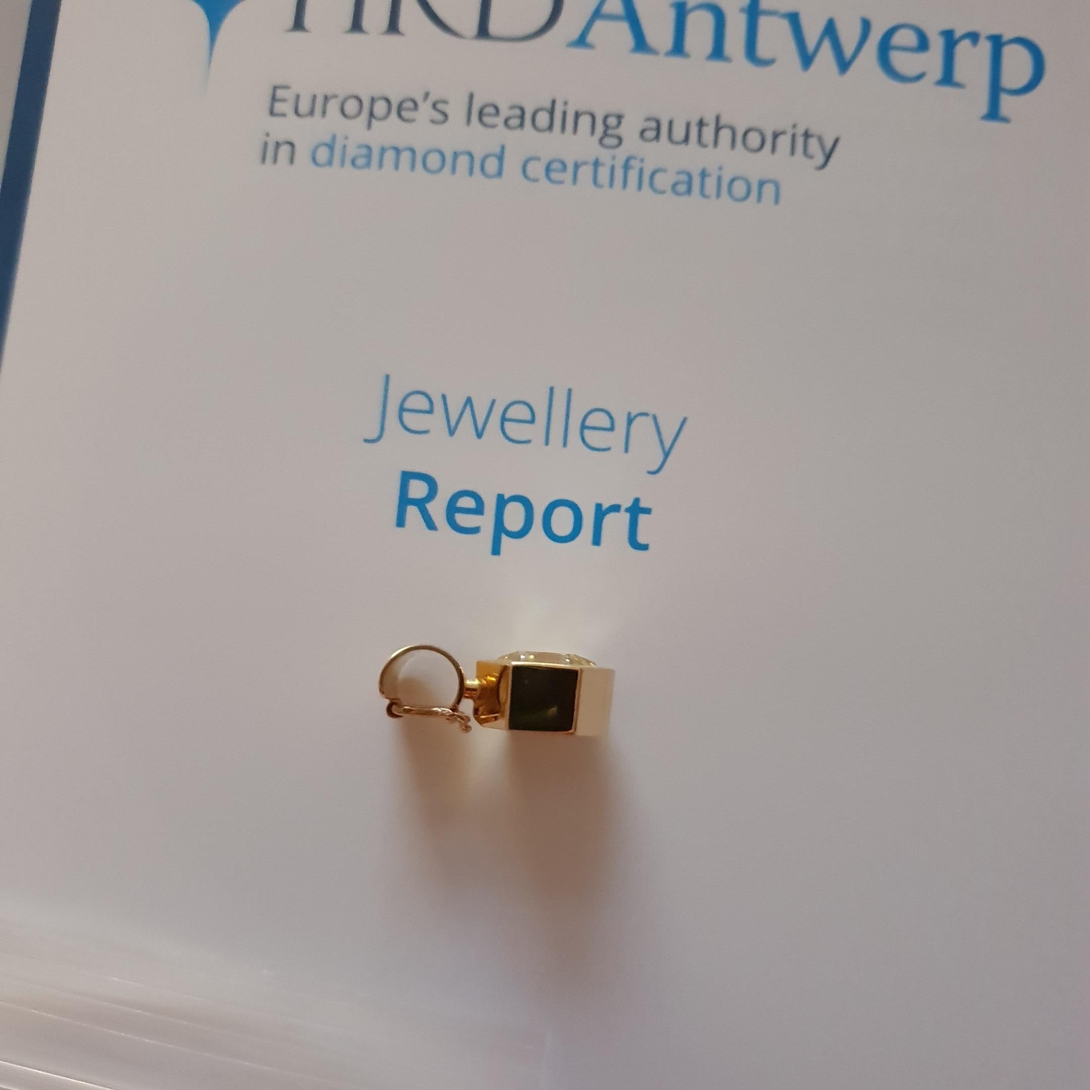 Certifié HRD 2.00 Ct. Collier en or 750 avec diamants taille hexagonale rare en vente 10