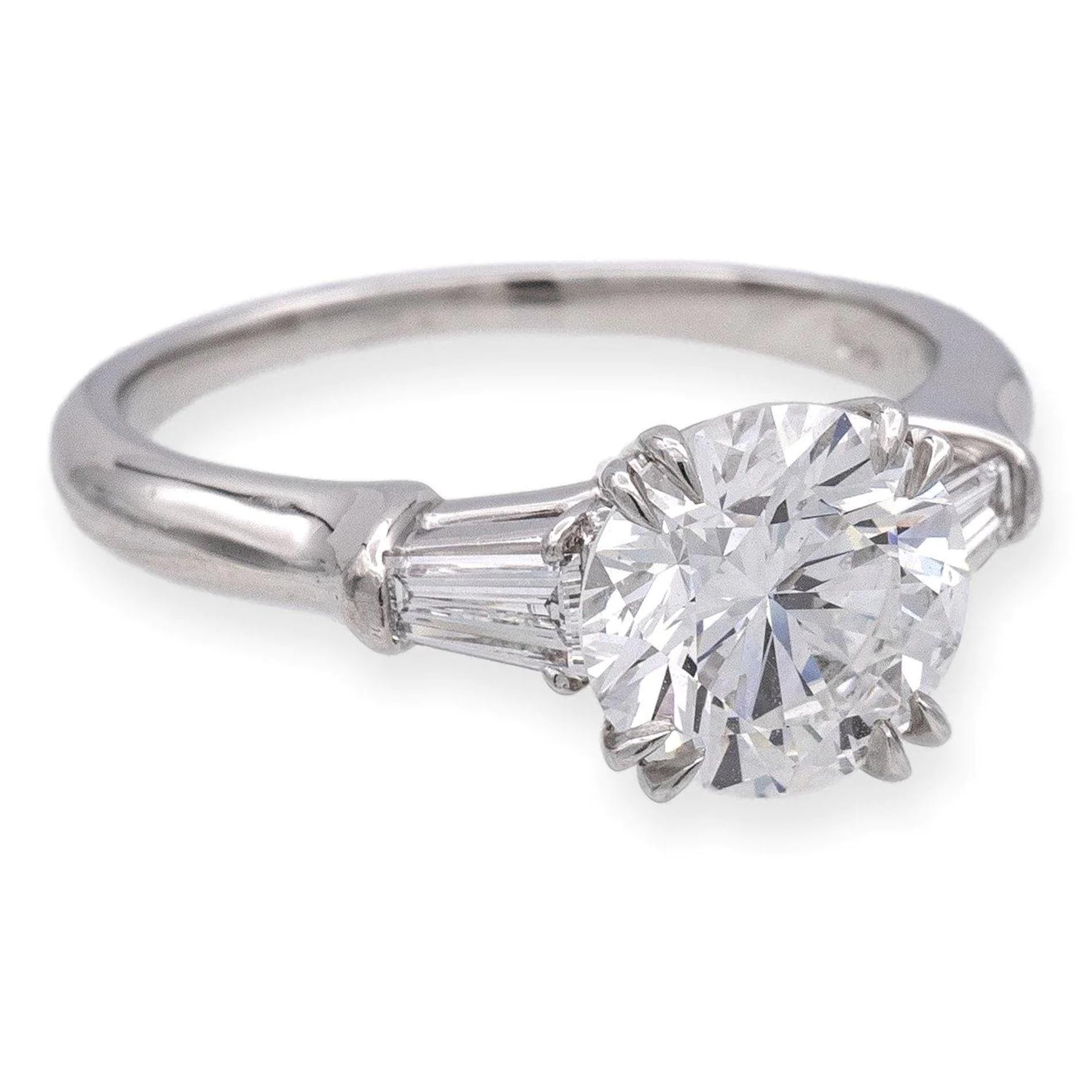 Contemporary HRD Certified 2.30 Carat Round Cut Diamond Ring For Sale