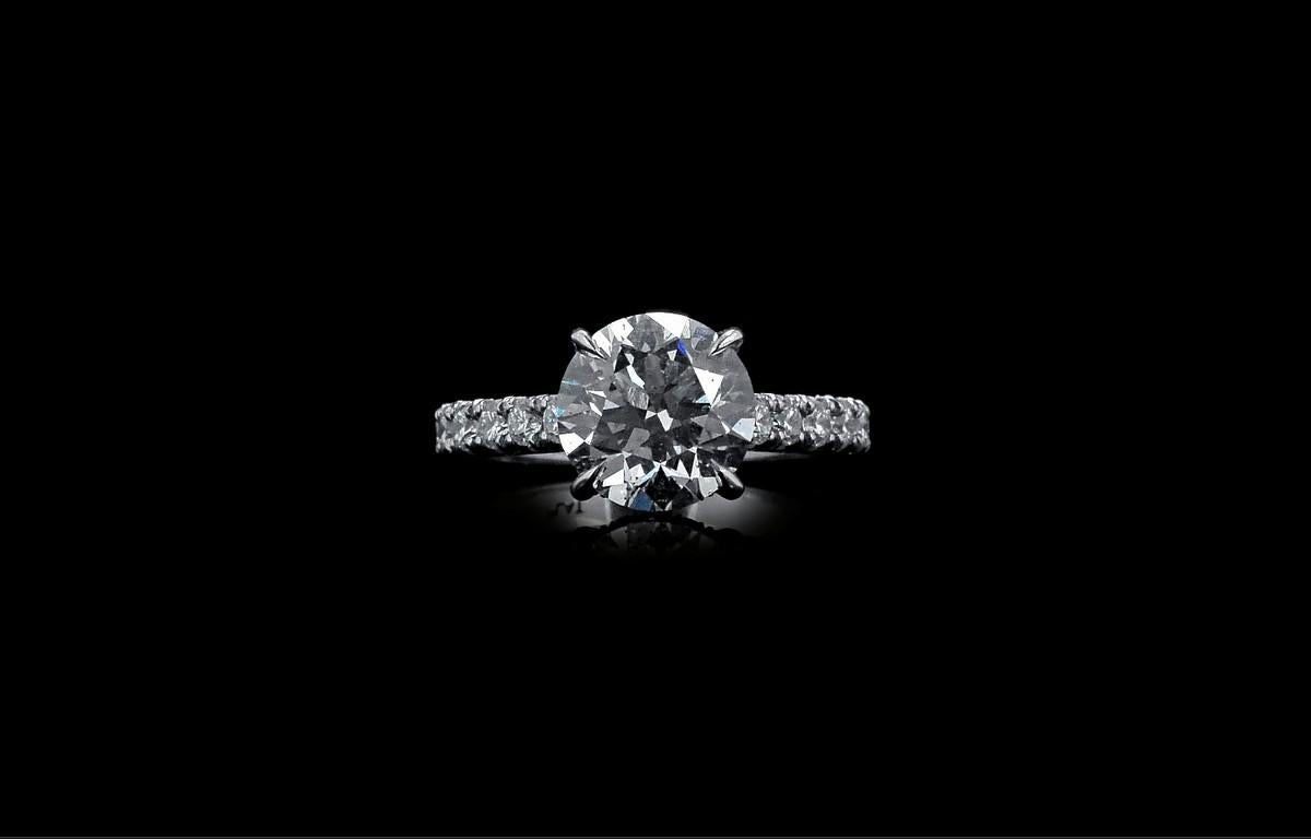 HRD Certificato 3.03 Ct. Anello con diamante rotondo e aureola nascosta In condizioni Nuovo in vendita a San Francisco, CA