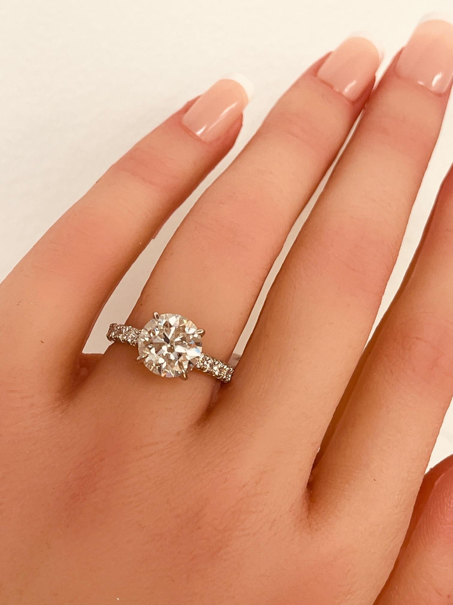 HRD Certificato 3.03 Ct. Anello con diamante rotondo e aureola nascosta in vendita 2