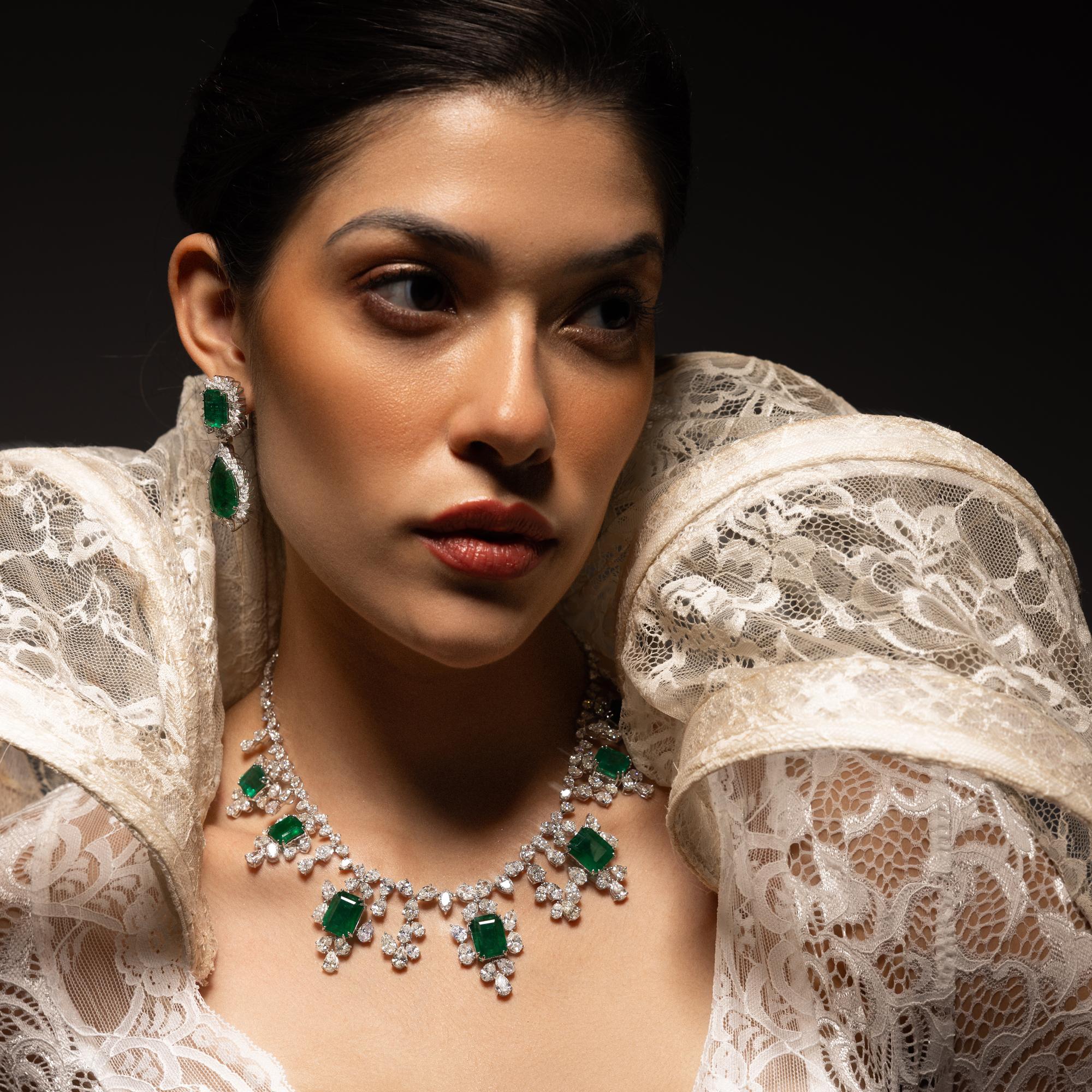 42,18ctw sambischen Smaragd 50,04cts Diamant Hochzeit Tropfen Halskette 14k Weißgold im Angebot 1