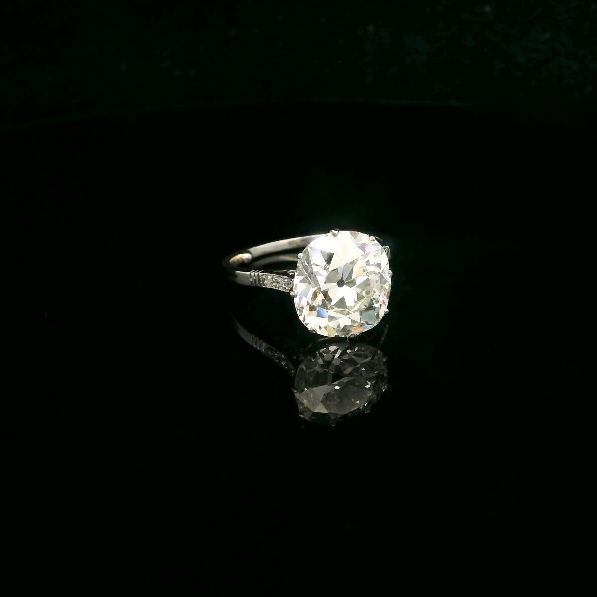 Art Deco HRD Certified 5.01 Carats old mine diamond solitaire ring For Sale