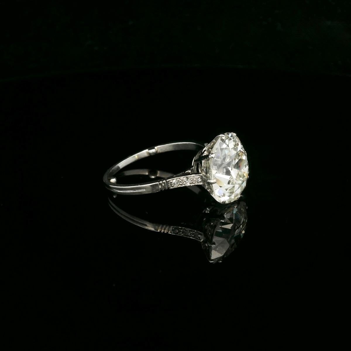 Old Mine Cut HRD Certified 5.01 Carats old mine diamond solitaire ring For Sale