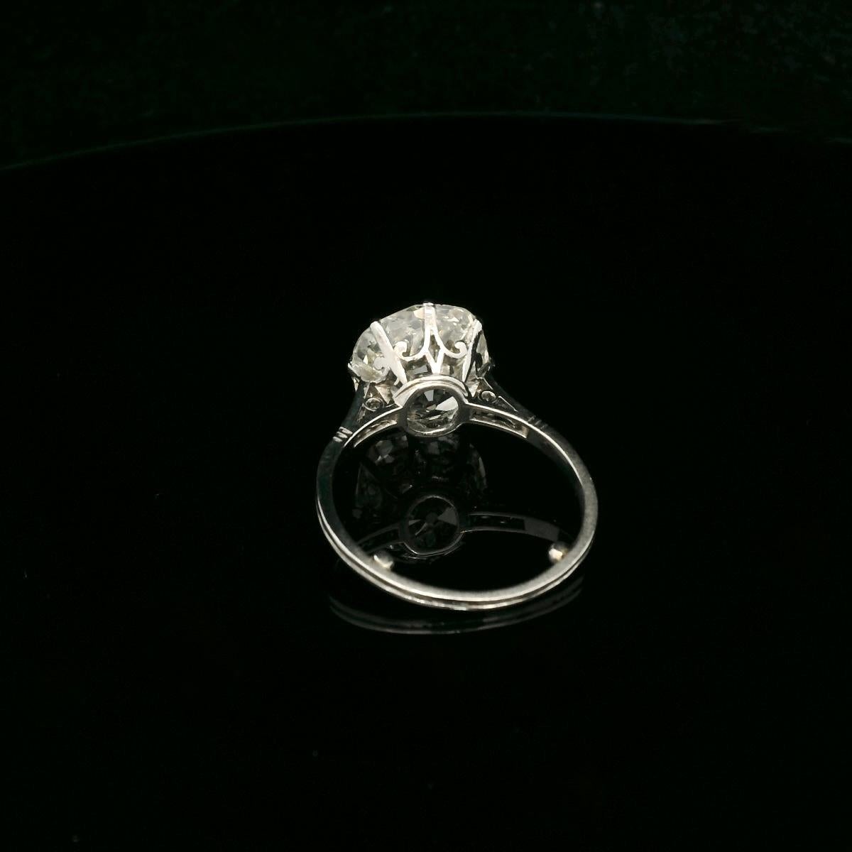 Women's or Men's HRD Certified 5.01 Carats old mine diamond solitaire ring For Sale