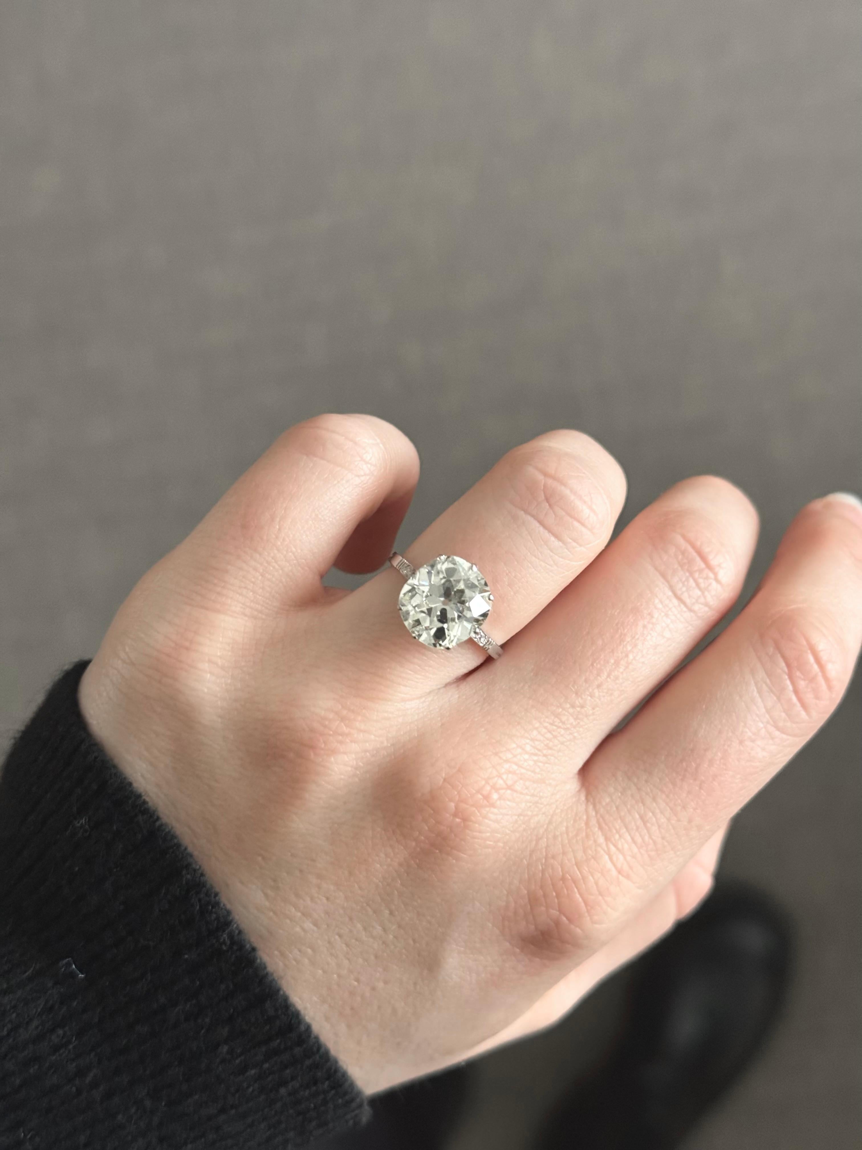 HRD Certified 5.01 Carats old mine diamond solitaire ring For Sale 2
