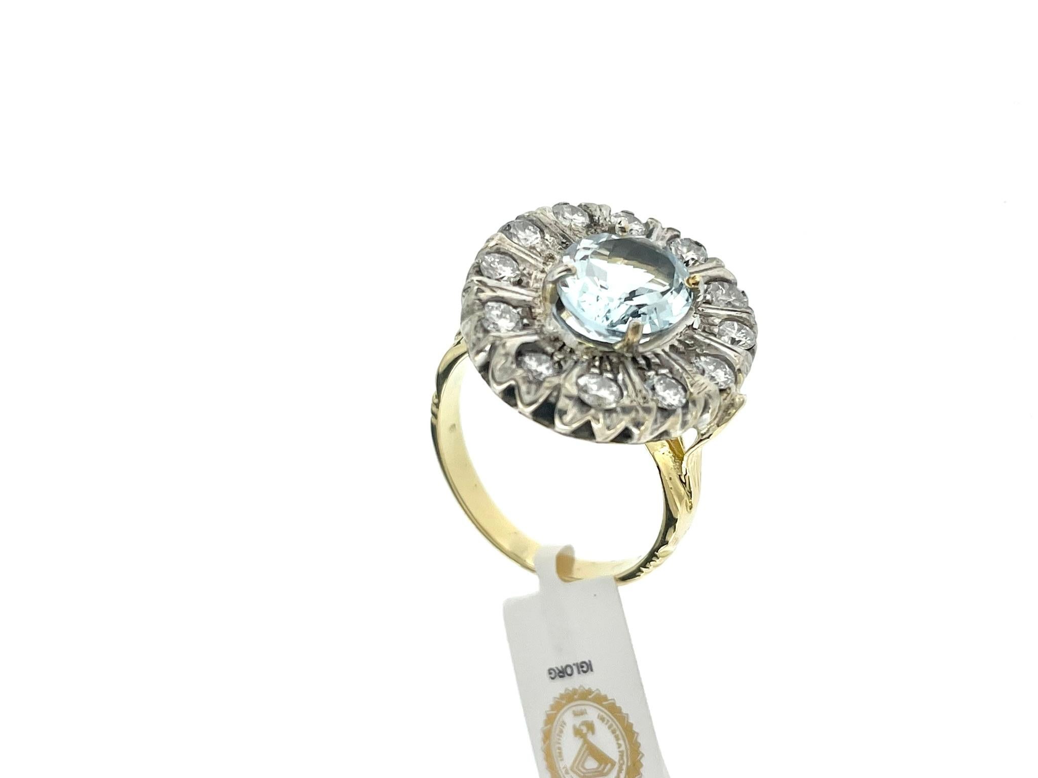 Artisan Bague en or jaune et argent certifiée IGI, aigue-marine ancienne et diamants  en vente