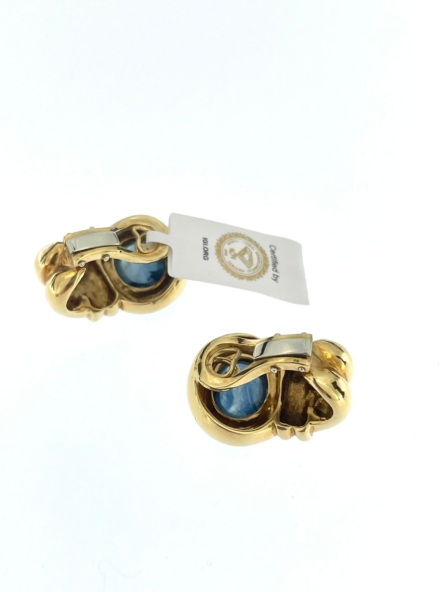 IGI Certified Ceylon Sapphires Yellow Gold Set Earrings and Pendant In Good Condition For Sale In Esch-Sur-Alzette, LU