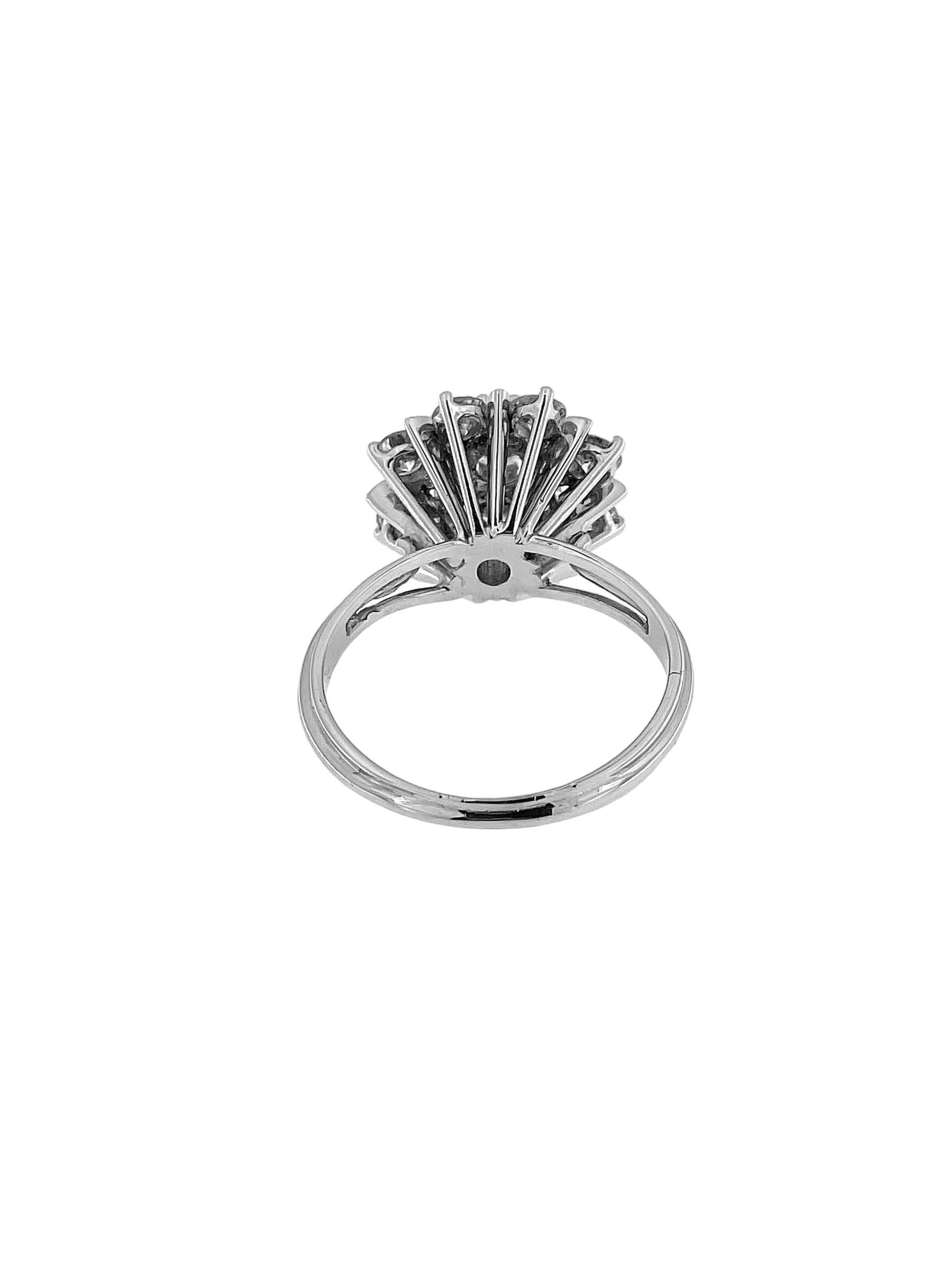 Women's HRD Certified Daisy Ring White Gold with Diamonds For Sale