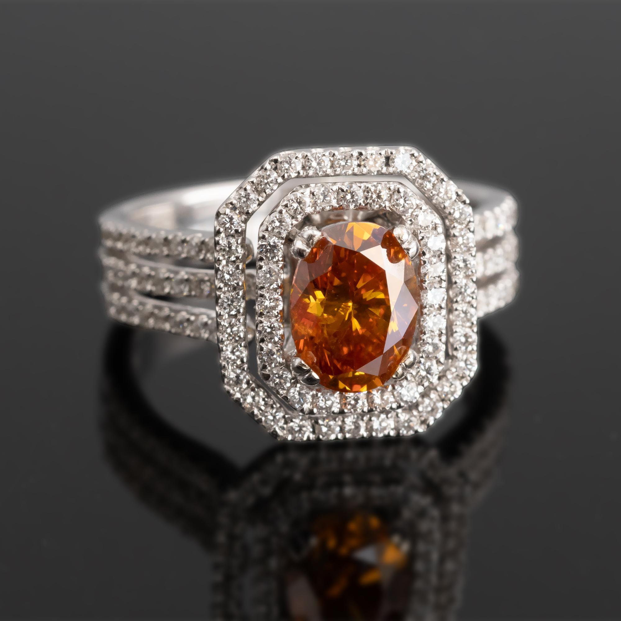 HRD Certified Fancy Vivid Yellowish Orange Diamant Verlobungsring Halo (Zeitgenössisch) im Angebot
