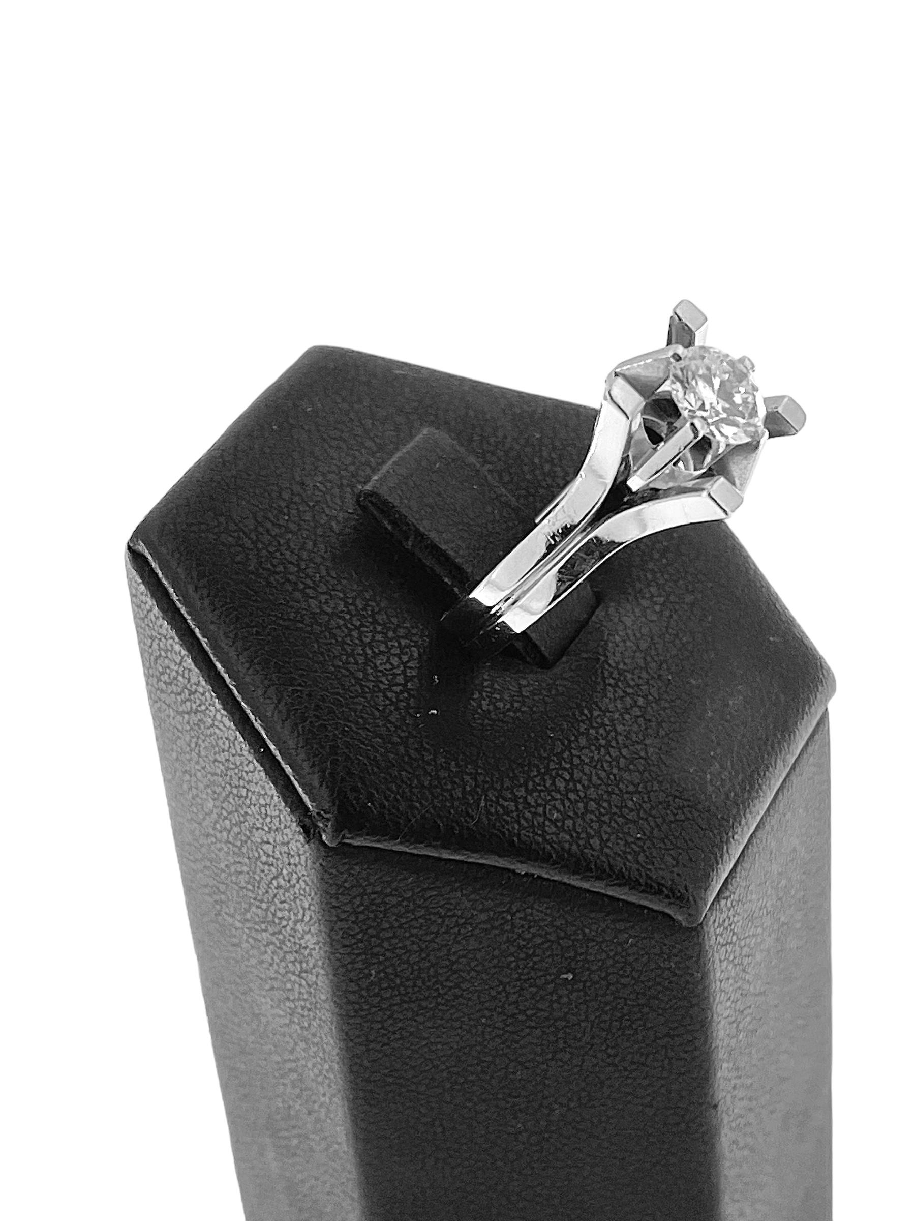 Women's HRD Certified Palladium and Diamond Solitaire Ring For Sale