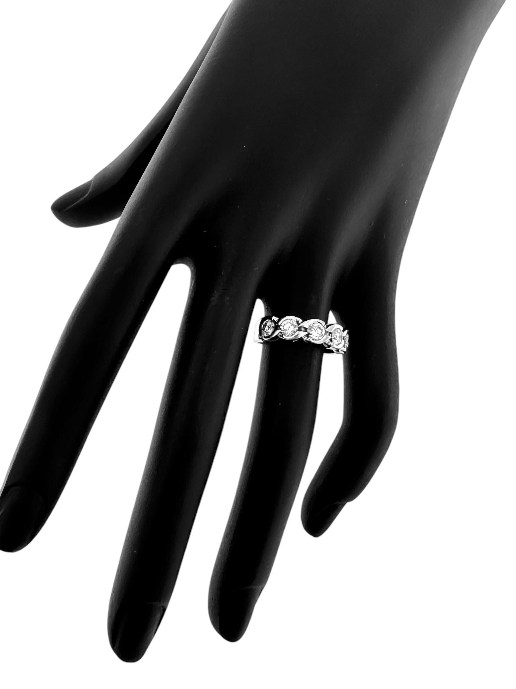 HRD Certified White Gold Band Ring with 1.00ct Natural Diamonds For Sale 5