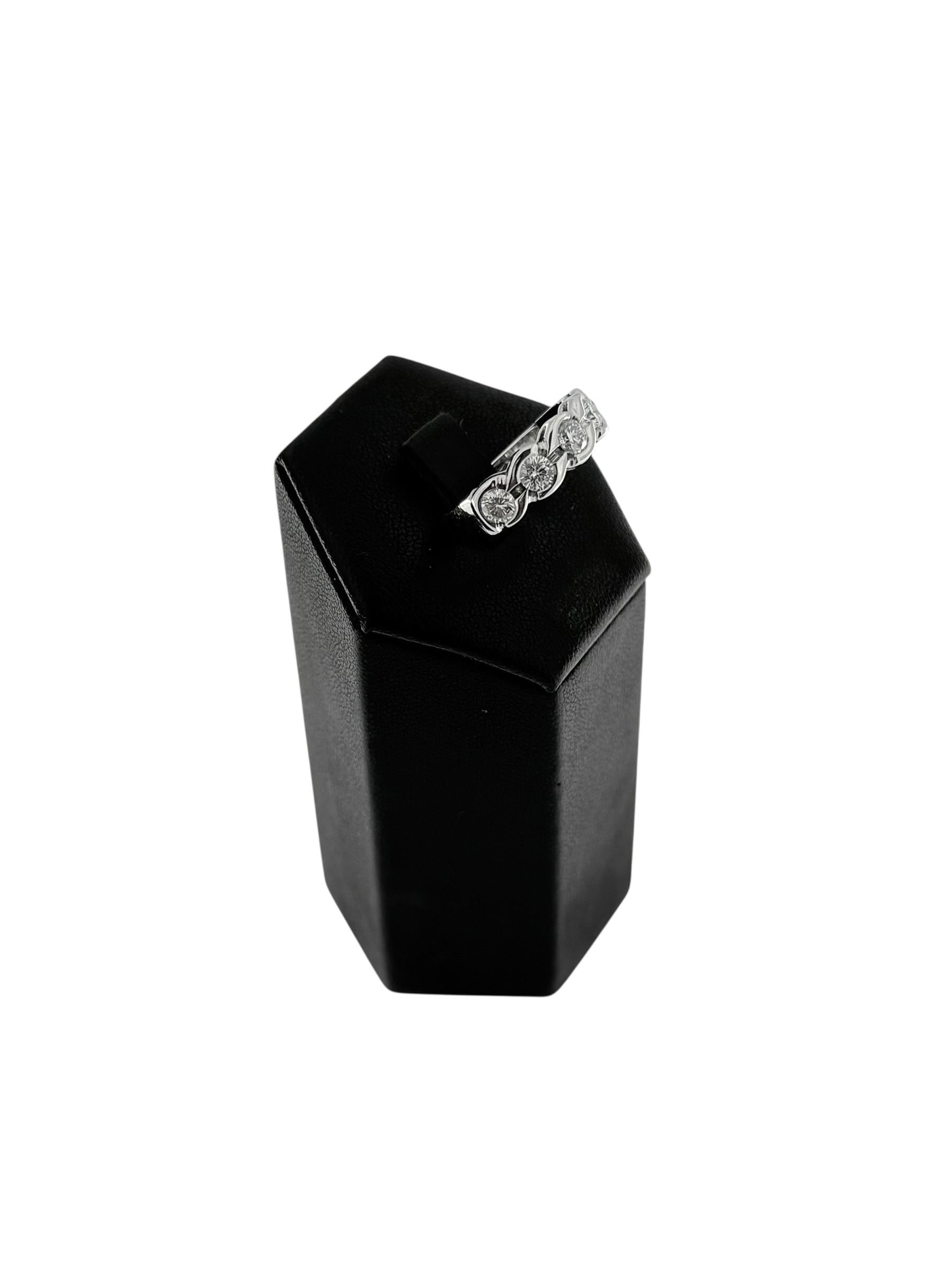 HRD Certified White Gold Band Ring with 1.00ct Natural Diamonds For Sale 10