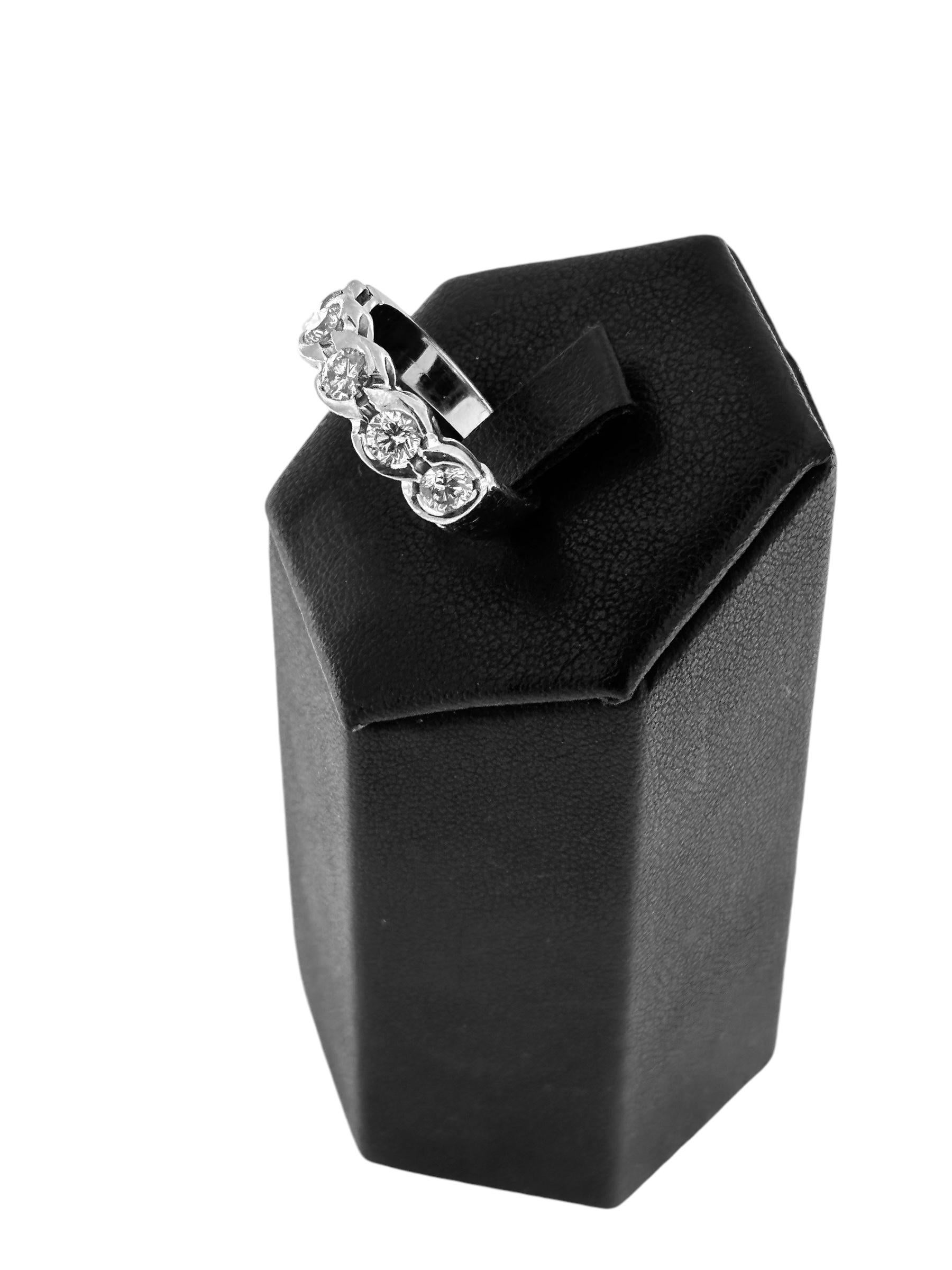 HRD Certified White Gold Band Ring with 1.00ct Natural Diamonds For Sale 2