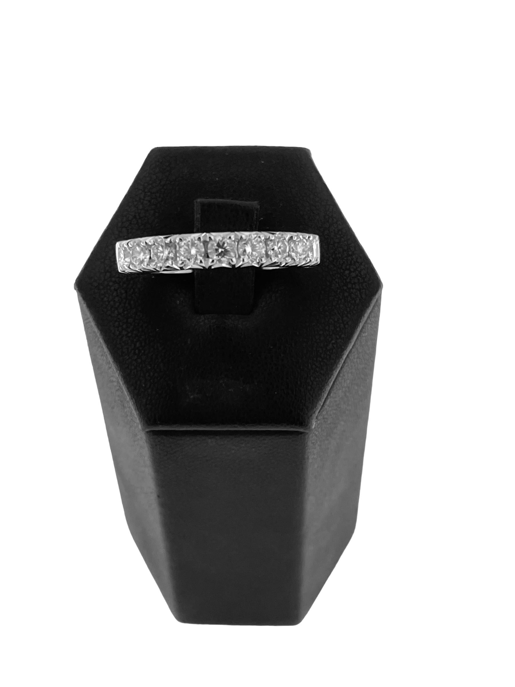 HRD Certified White Gold Parisienne 1.00ct Diamonds Band Ring signed by Cliq In Excellent Condition For Sale In Esch sur Alzette, Esch-sur-Alzette