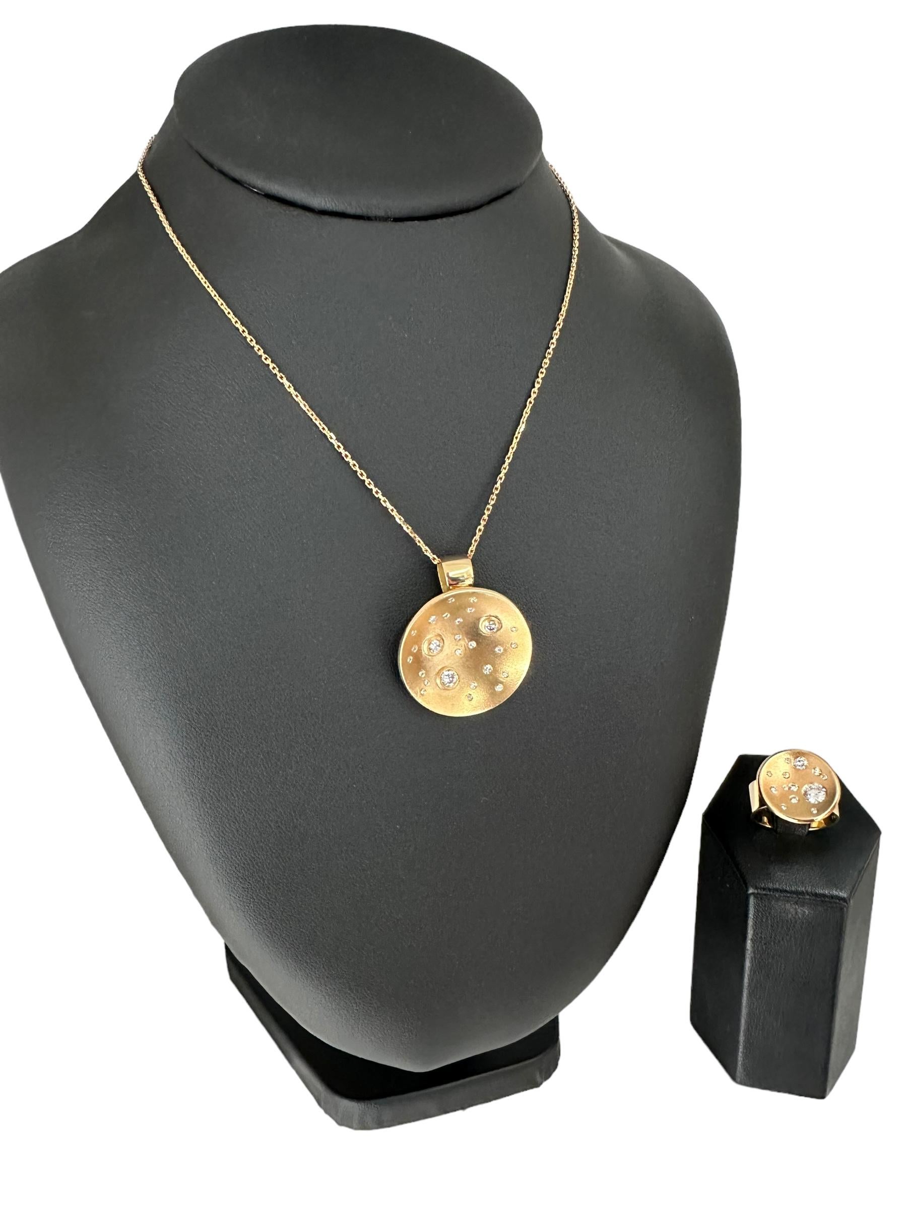 Contemporary HRD Certified Yellow Gold and Diamonds Set Ring and Pendant Moon Design For Sale