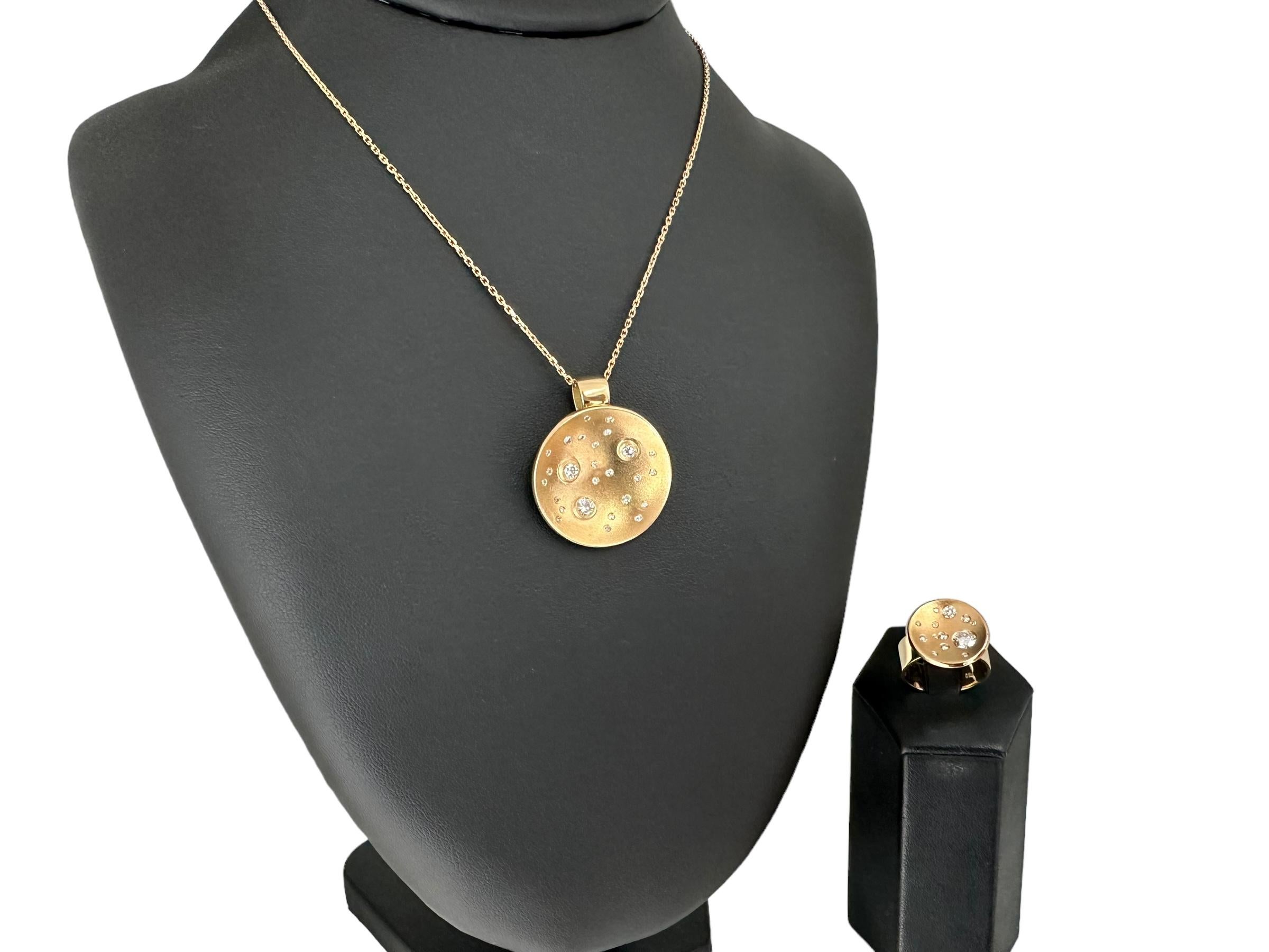Brilliant Cut HRD Certified Yellow Gold and Diamonds Set Ring and Pendant Moon Design For Sale