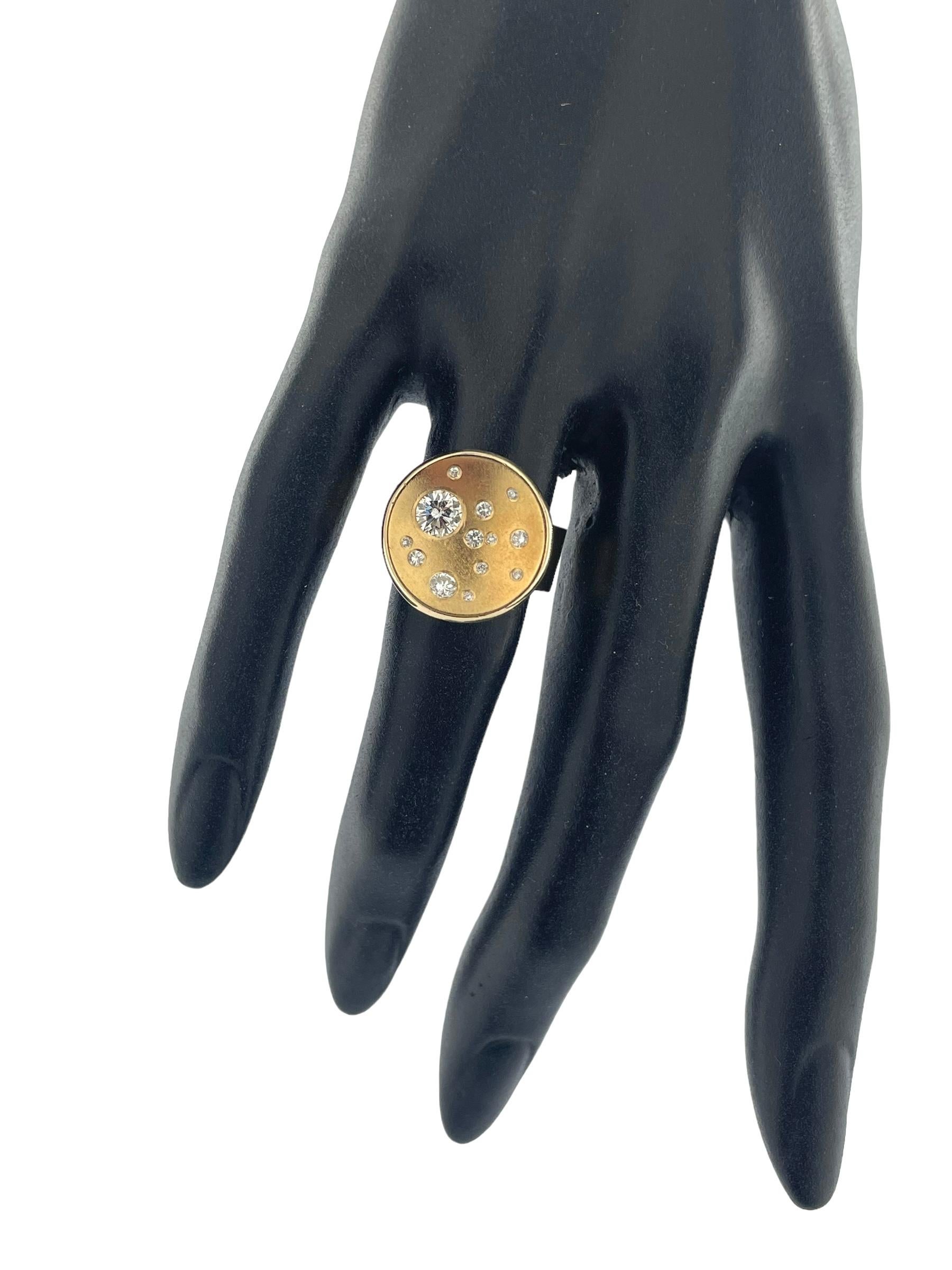 HRD Certified Yellow Gold and Diamonds Set Ring and Pendant Moon Design For Sale 1