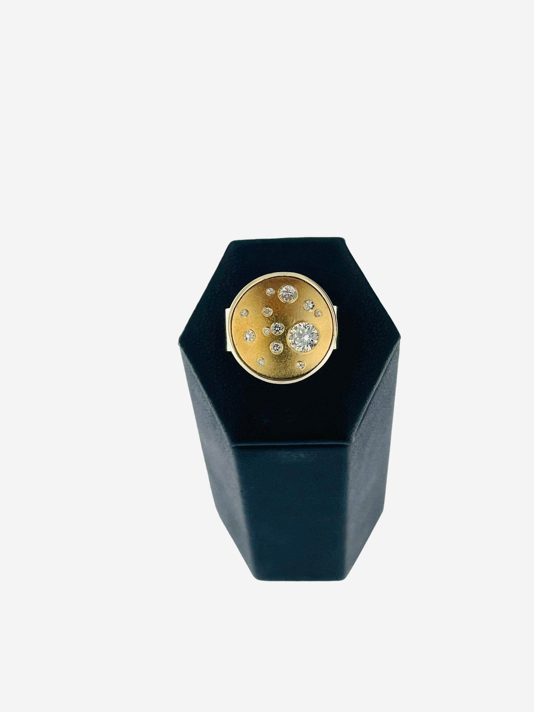 HRD Certified Yellow Gold and Diamonds Set Ring and Pendant Moon Design For Sale 3