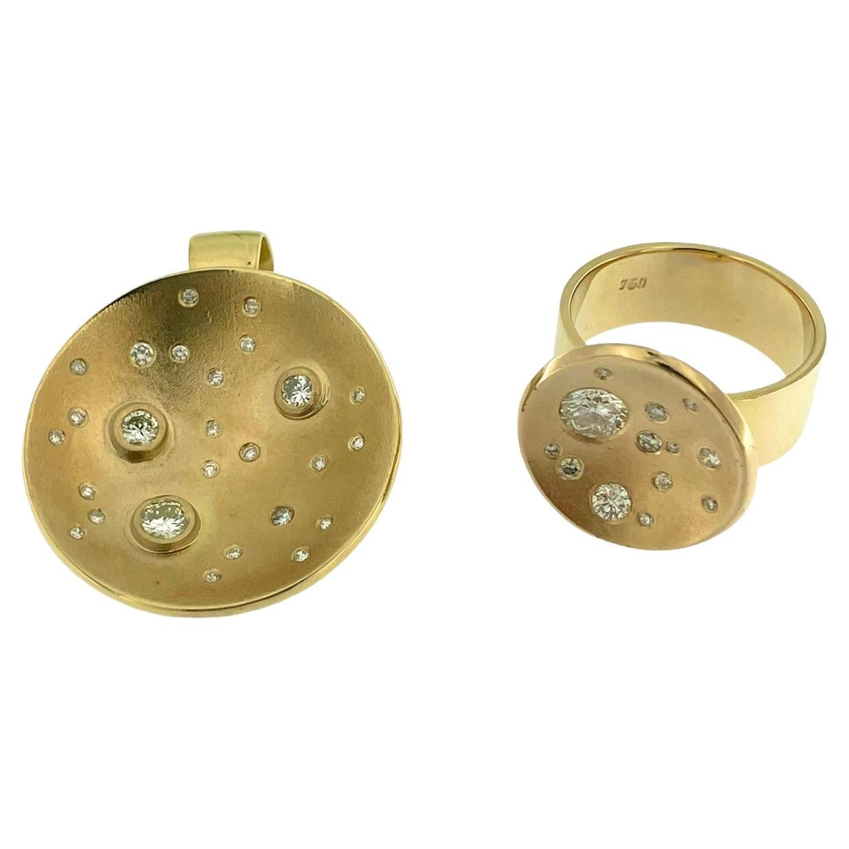 HRD Certified Yellow Gold and Diamonds Set Ring and Pendant Moon Design For Sale