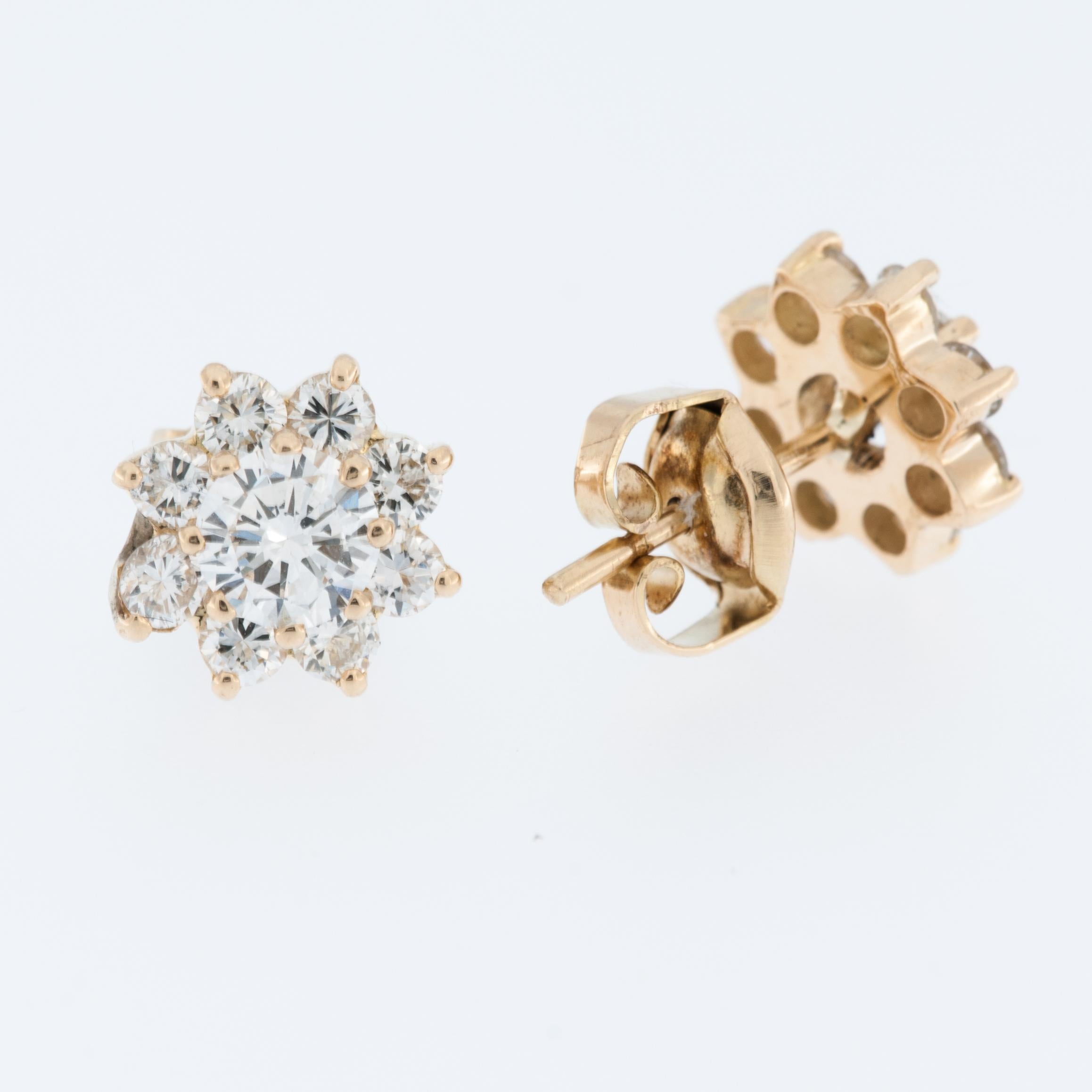 Brilliant Cut HRD Certified Yellow Gold Diamond Flower Earrings For Sale