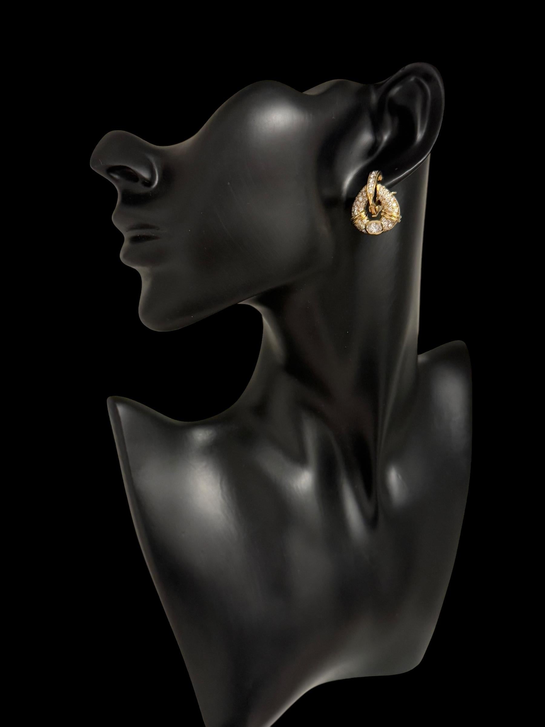Orecchini in oro giallo certificati HRD con 2,50ct di diamanti naturali in vendita 8