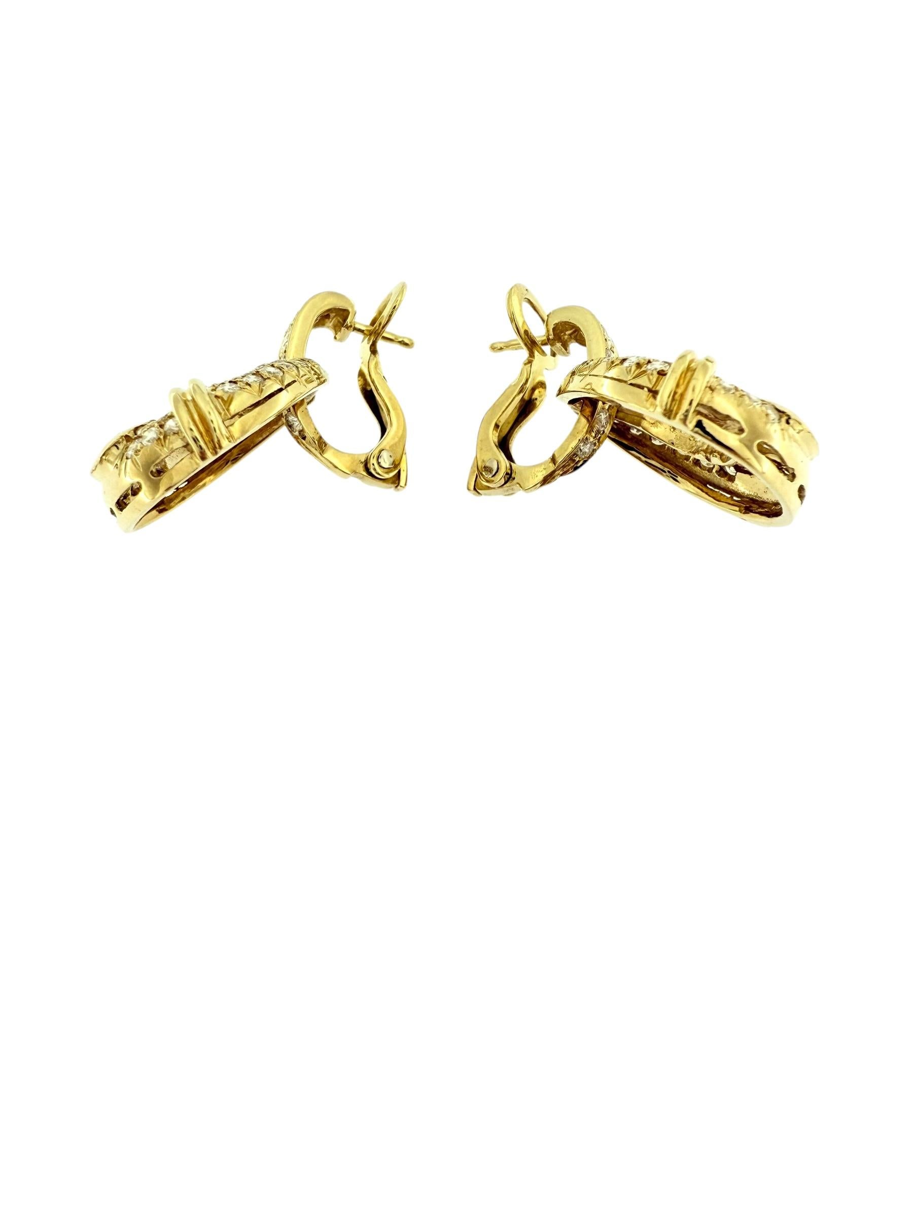 Artigiano Orecchini in oro giallo certificati HRD con 2,50ct di diamanti naturali in vendita