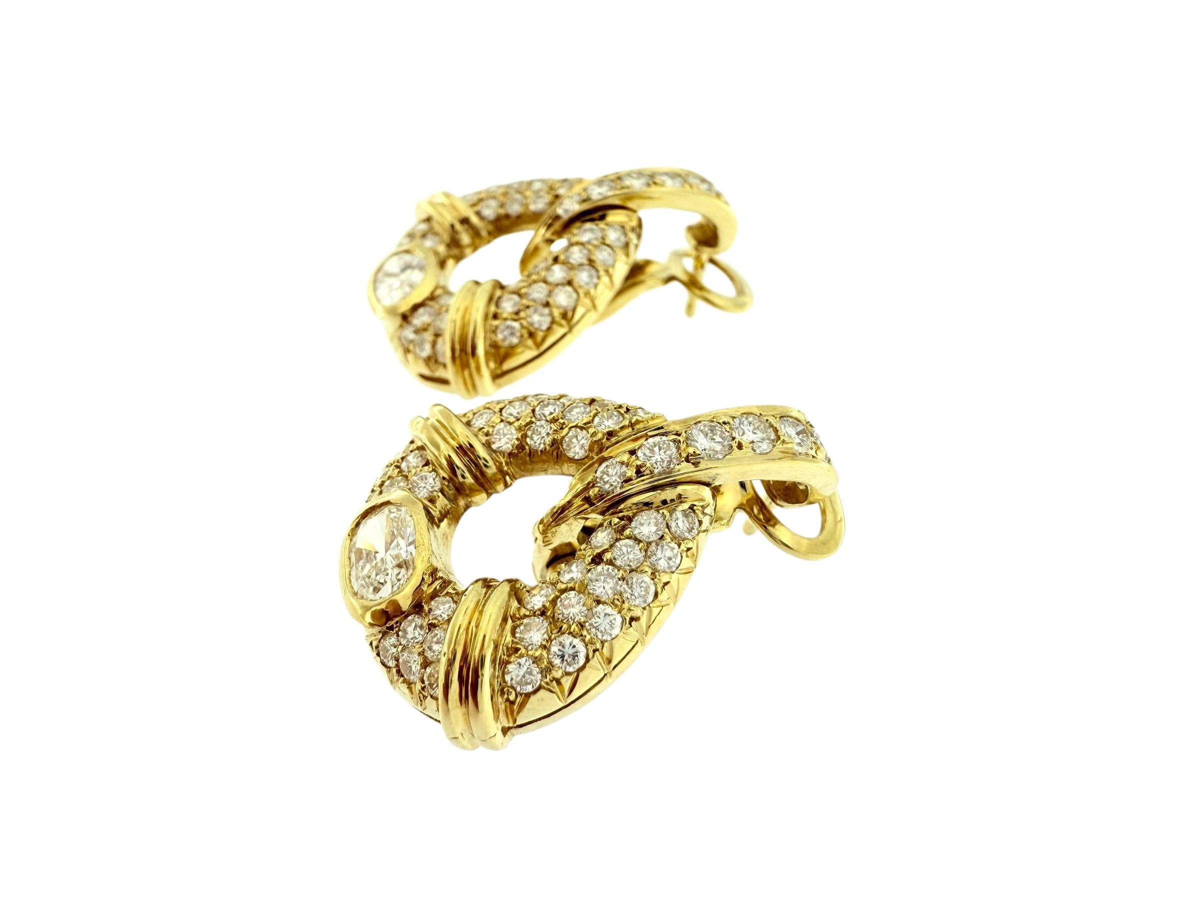 da uomo o donna Orecchini in oro giallo certificati HRD con 2,50ct di diamanti naturali in vendita