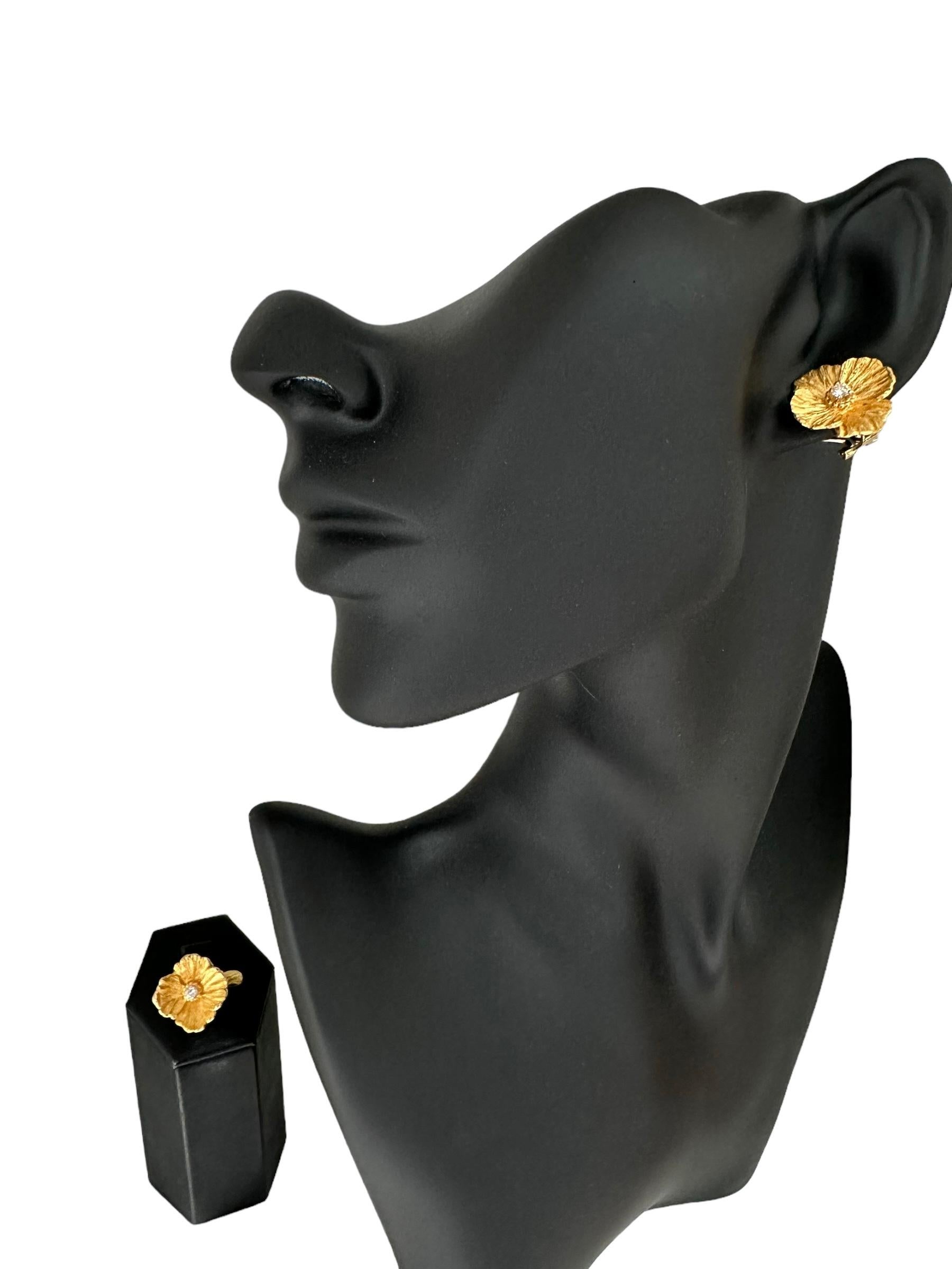 Artisan HRD Certified Yellow Gold Flower Set Ring and Earrings with Diamonds For Sale