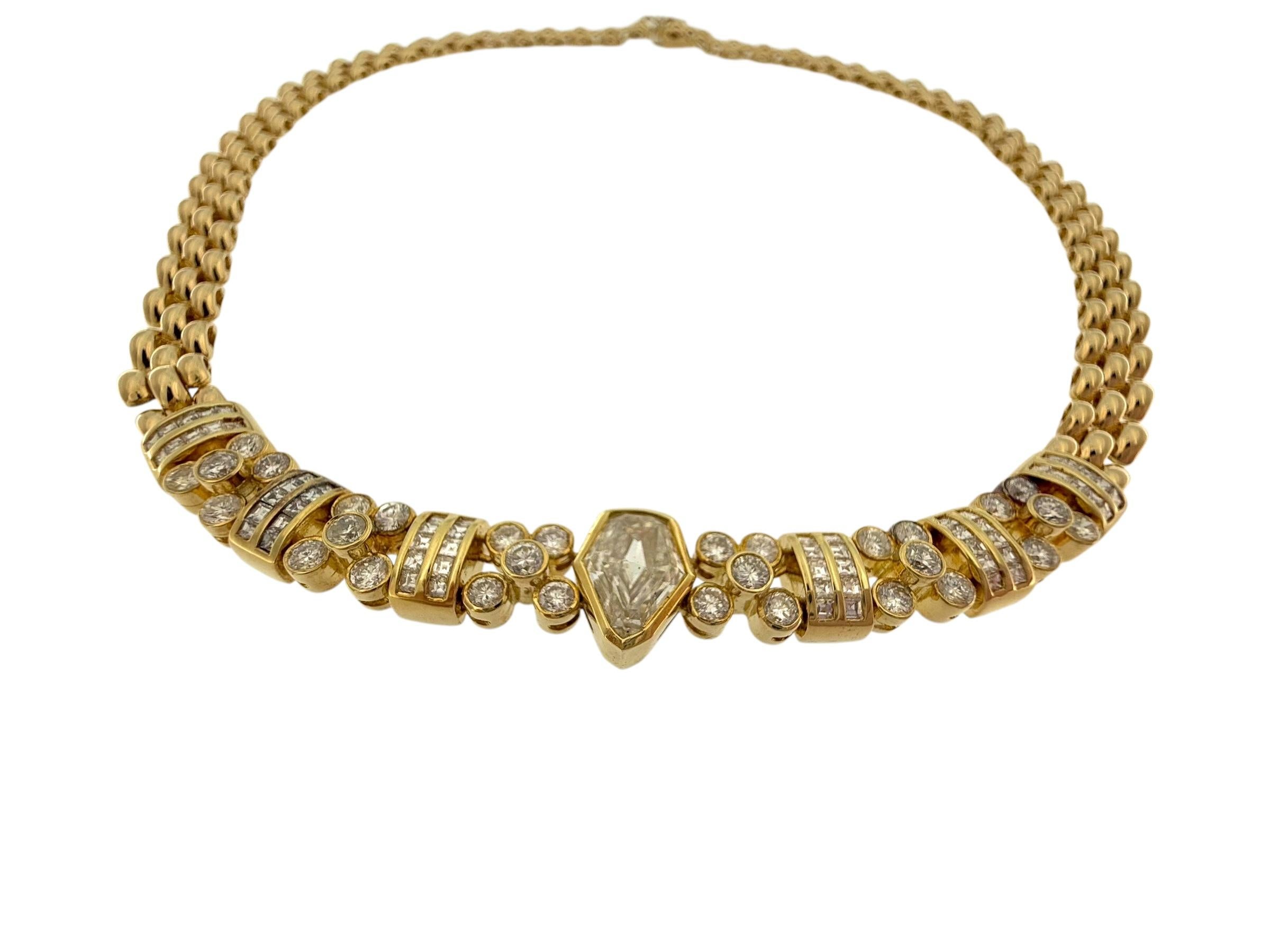 HRD Certified Yellow Gold Necklace with 5.00ct Natural Diamonds For Sale 1