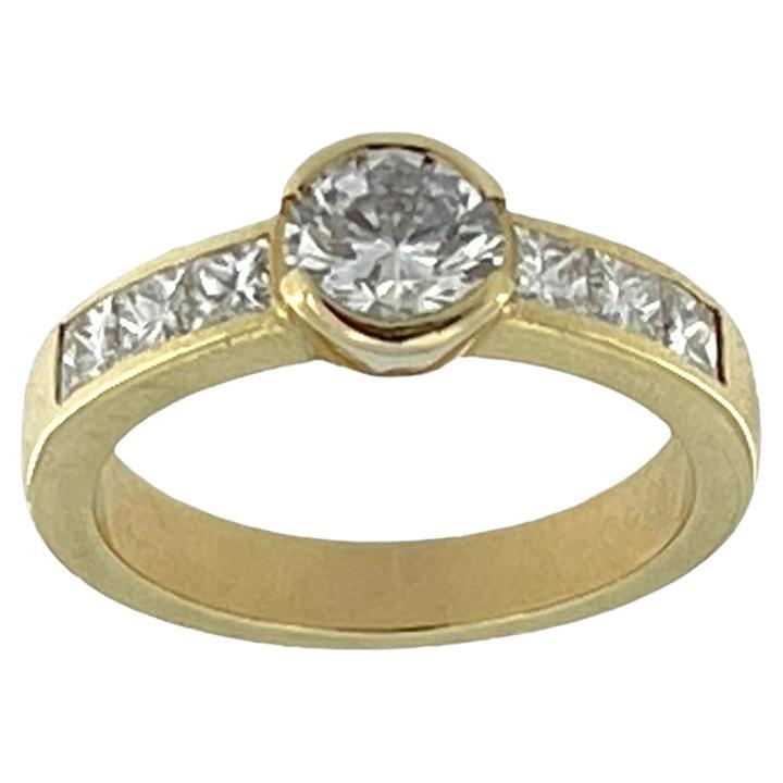 HRD Certified Yellow Gold Ring with 1.30ct Diamonds For Sale