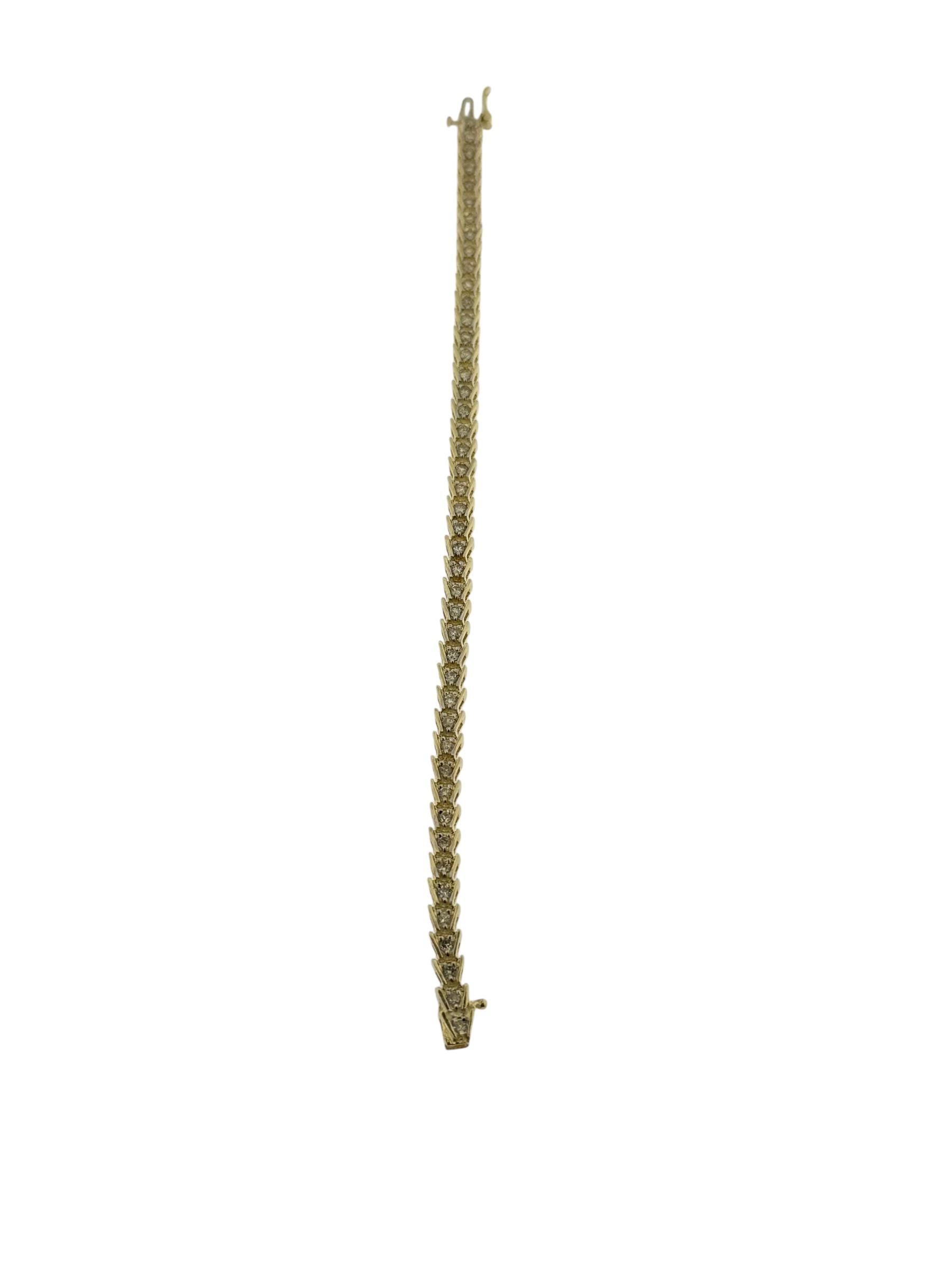 Moderne Bracelet tennis en or jaune certifié HRD avec diamants naturels en vente