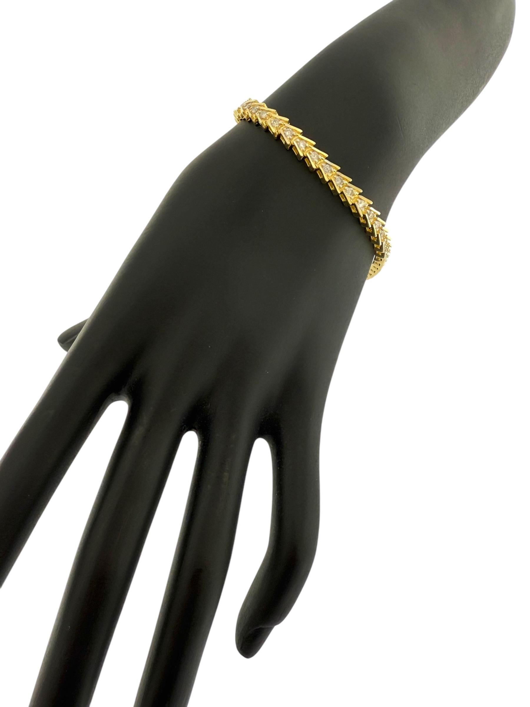 Bracelet tennis en or jaune certifié HRD avec diamants naturels en vente 3