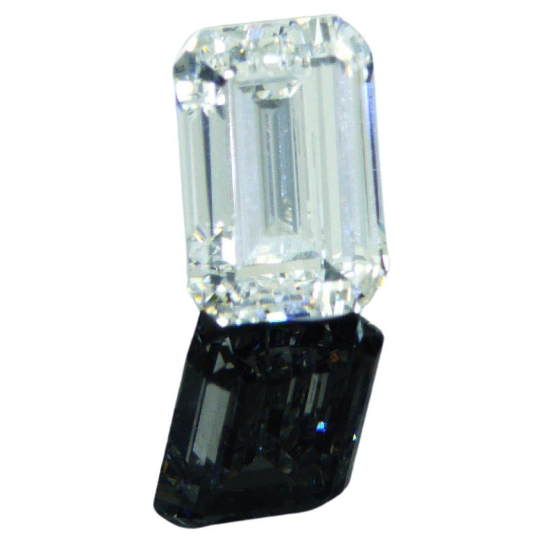 HRDAntwerp certified 0.93 carat Emerald Shape Natural Diamond E Loop Clean (IF) For Sale