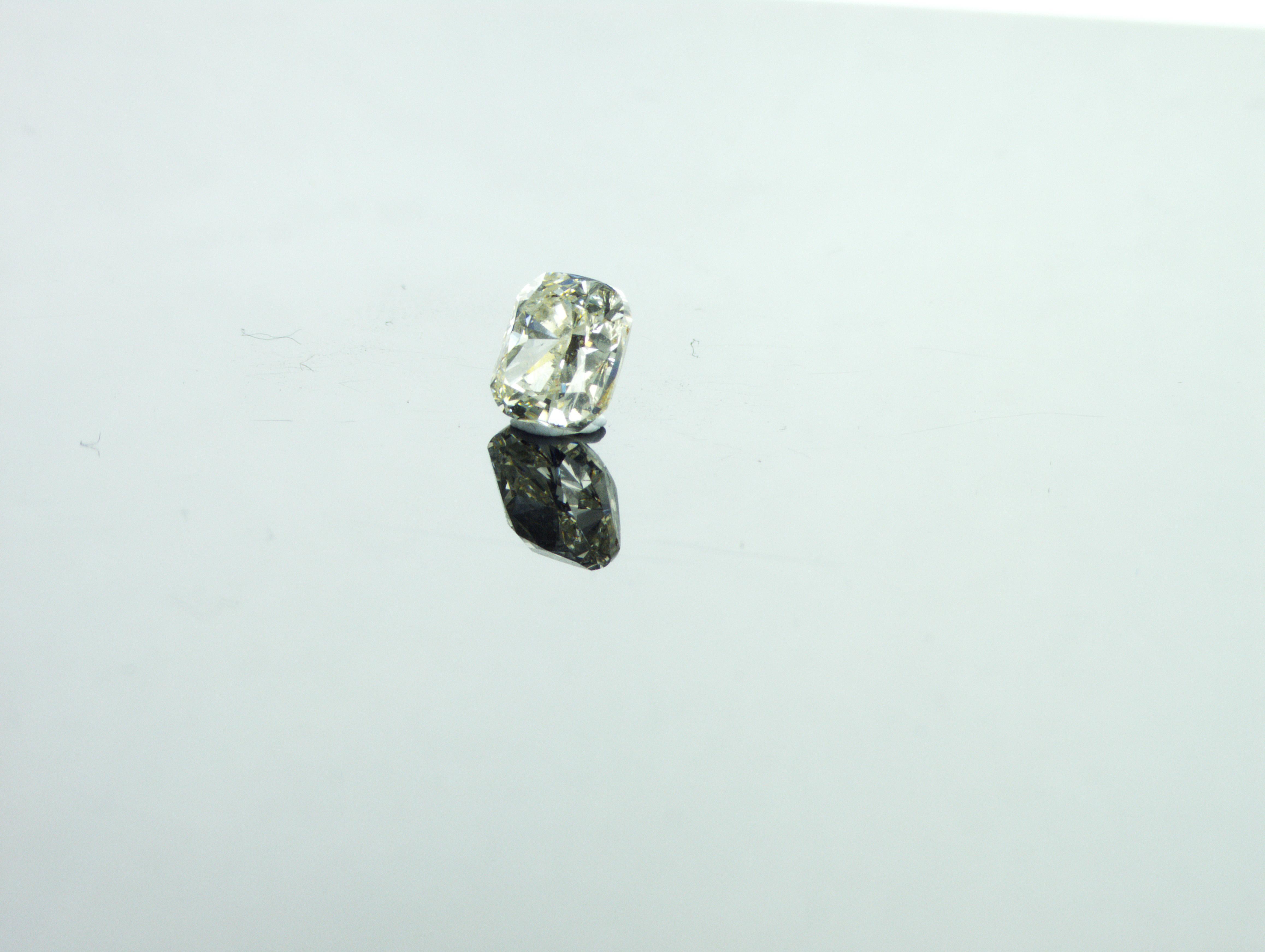 We are natural diamond production company located in Dubai.
Weight: 1.00ct
Shape: Cushion
Color: slightly tinted white (J)
Clarity: SI1
Polish: Very Good
Symm: Fair
Dimensions (mm): 5.81 x 5.47 x 3.46
All our diamonds with the inscription from the