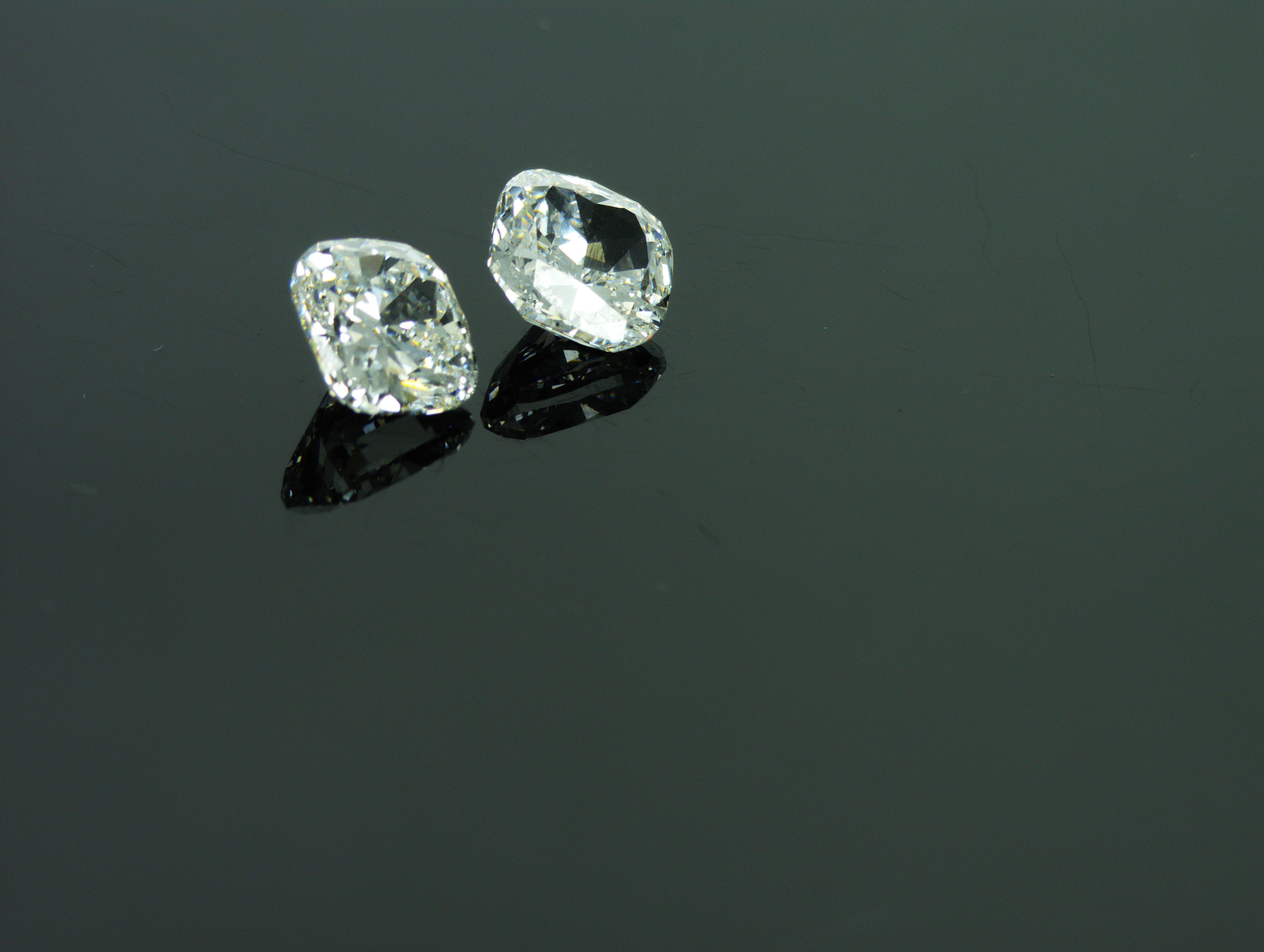 Nous sommes une société de production de diamants naturels située à Dubaï. Paire idéalement assortie de 2 diamants naturels de forme coussin
Diamant naturel de forme coussin 1 :
Poids : 1,01 ct
Forme : Coussin
Couleur : blanc rare + (F)
Clarté :