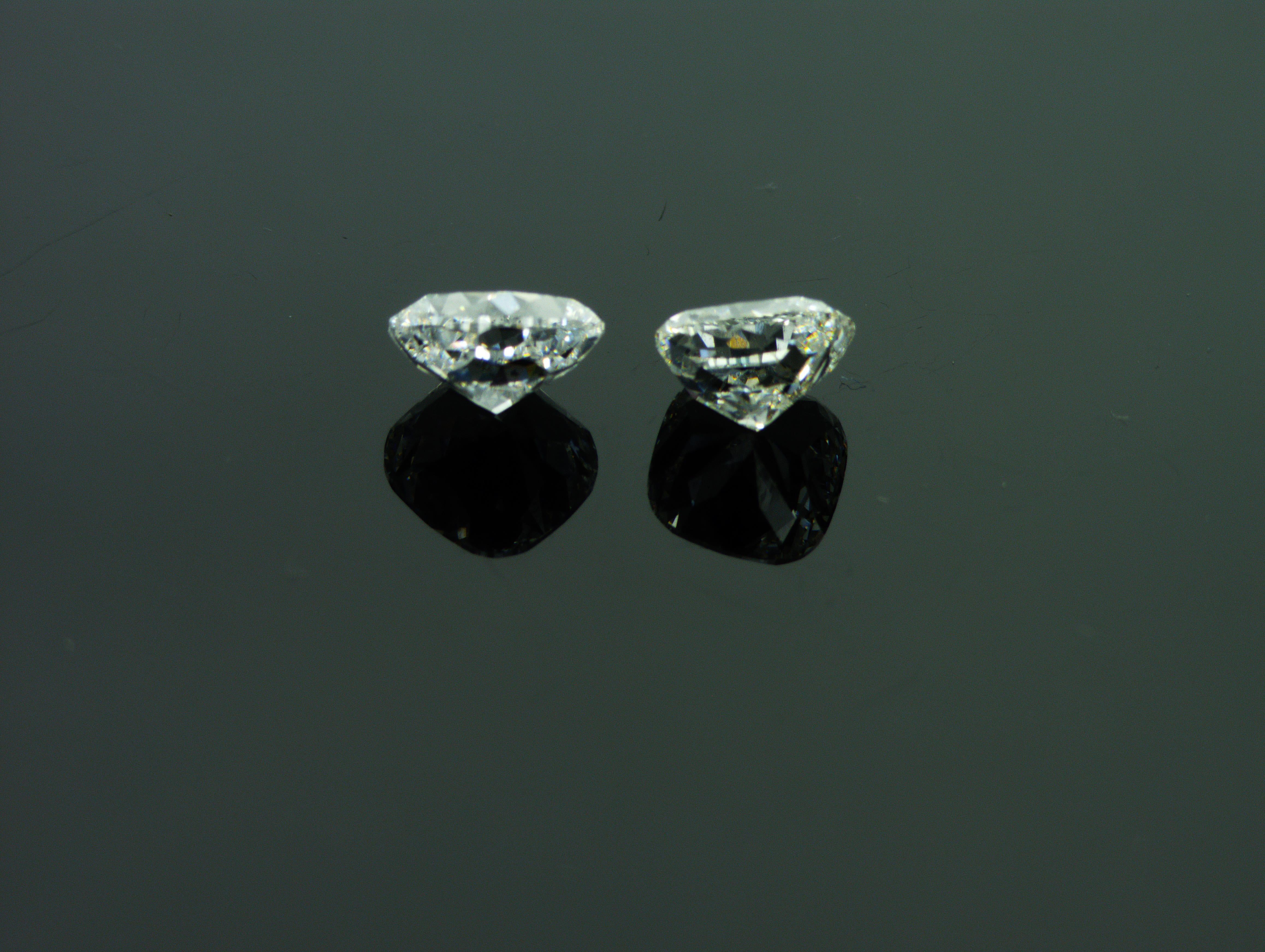 HRDAntwerp certifié 1,01 et 1,03 carat de diamants naturels de forme coussin Unisexe en vente
