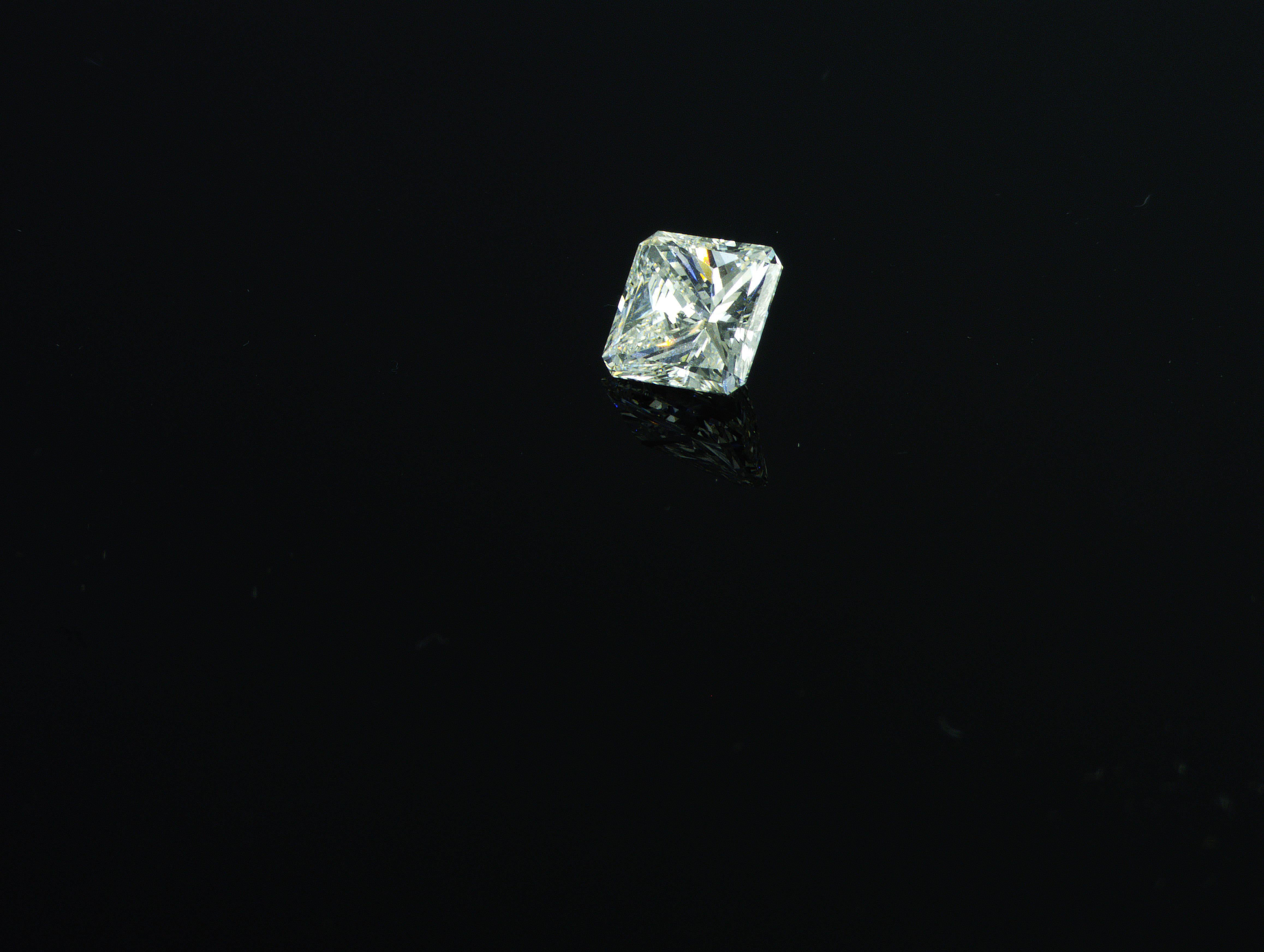 We are natural diamond production company located in Dubai.
Weight: 1.20ct
Shape: Square Radiant
Color: rare white (G)
Clarity: VVS1
Polish: Very Good
Symm: Good
Dimensions (mm): 6.28 x 6.13 x 4.06

HRDAntwerp  Report Number: 230000147726
