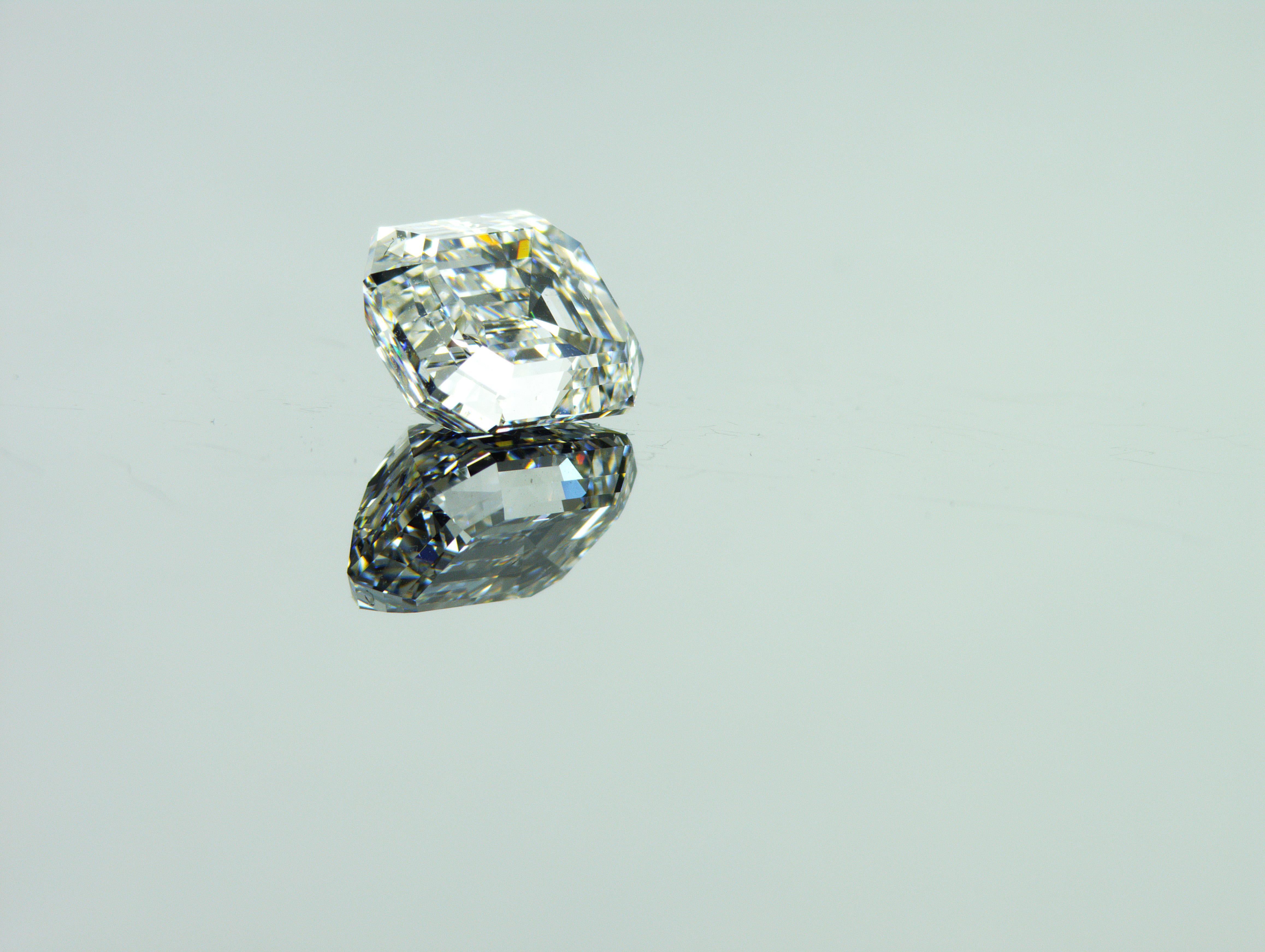 Modern HRDAntwerp certified 2.00 carat Emerald Shape Natural Diamond F SI1