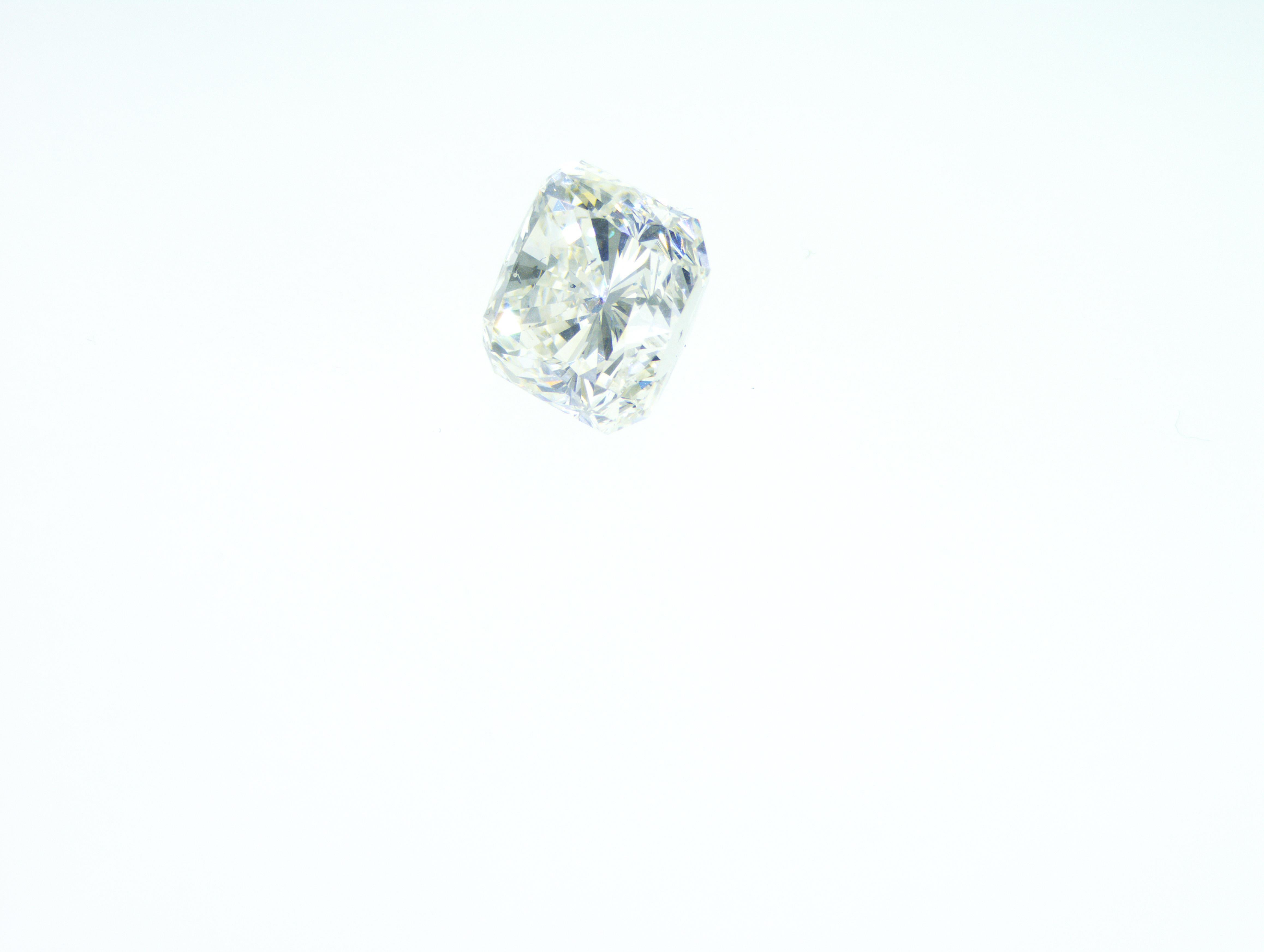 Modern HRDAntwerp certified 4.05 carat Diamond J colour SI1 