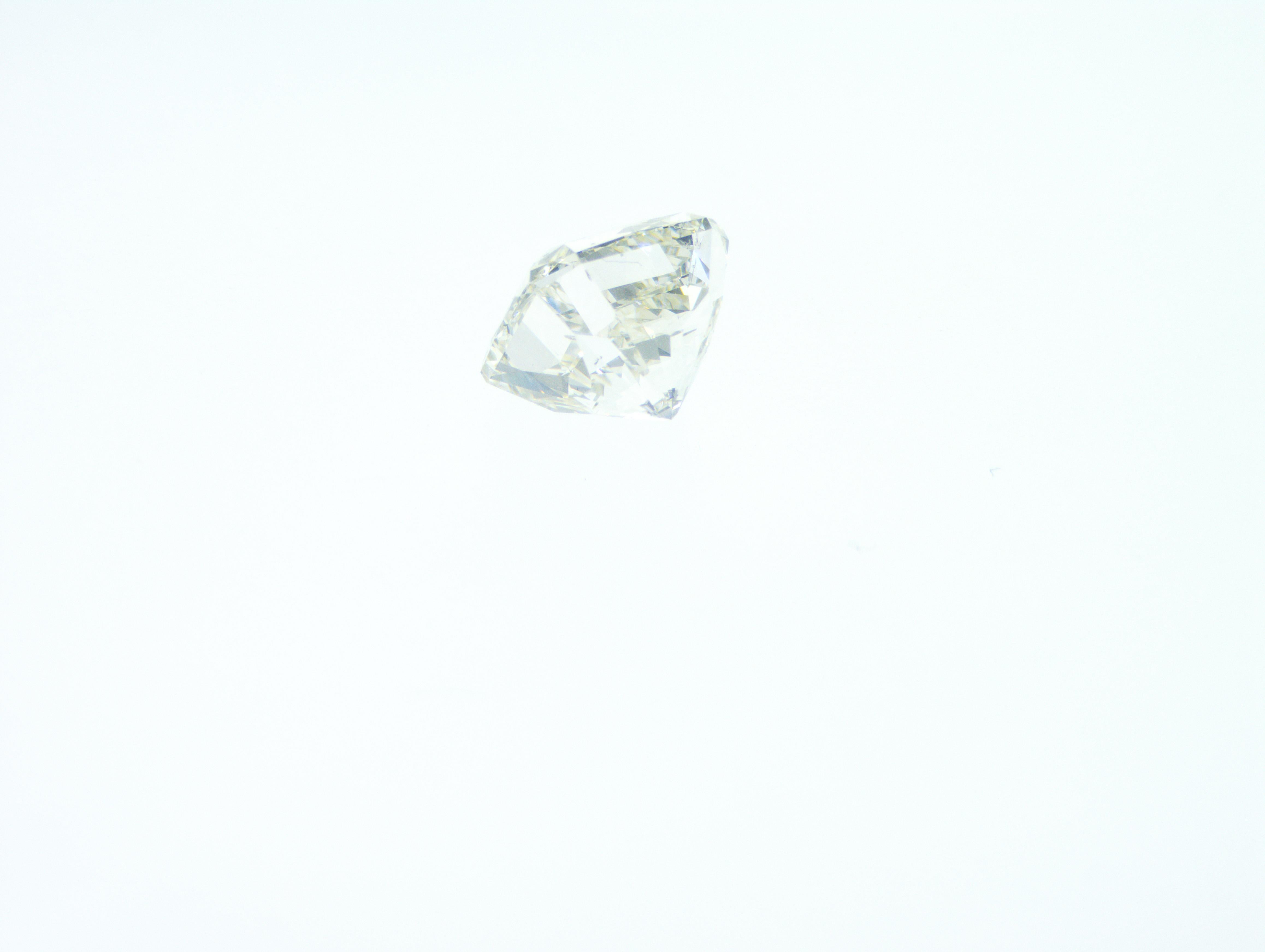 HRDAntwerp certified 4.05 carat Diamond J colour SI1  In New Condition In Dubai, UAE