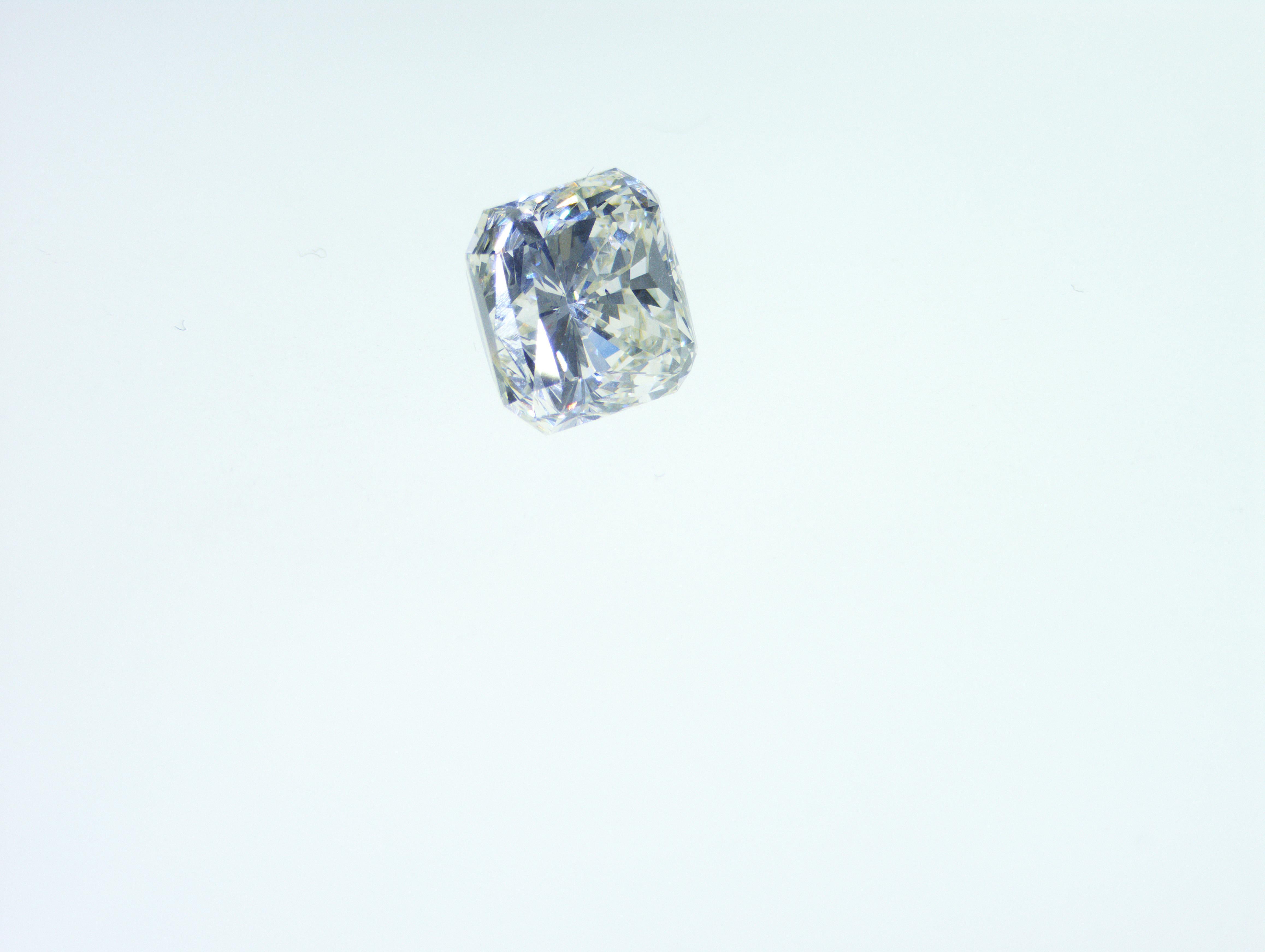 HRDAntwerp certified 4.05 carat Diamond J colour SI1  1