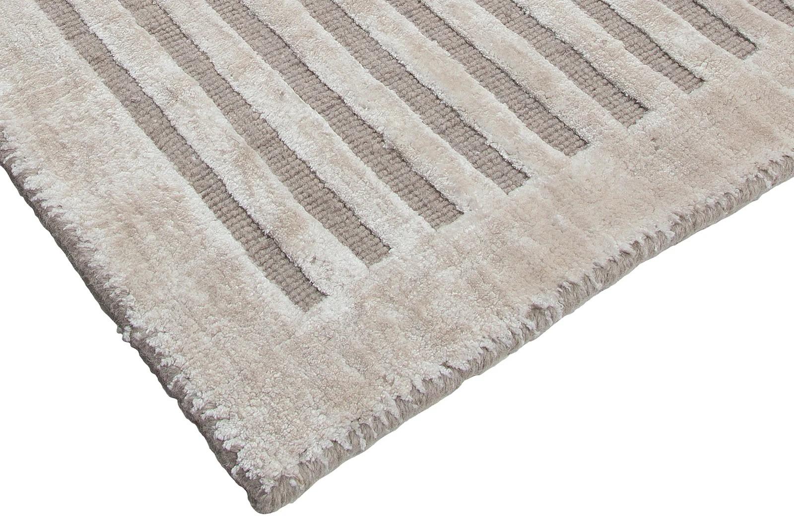 HRI Latitude La-3058 Ivory - Grey Area Rug — 10' x 14' In New Condition For Sale In New York, NY, NY