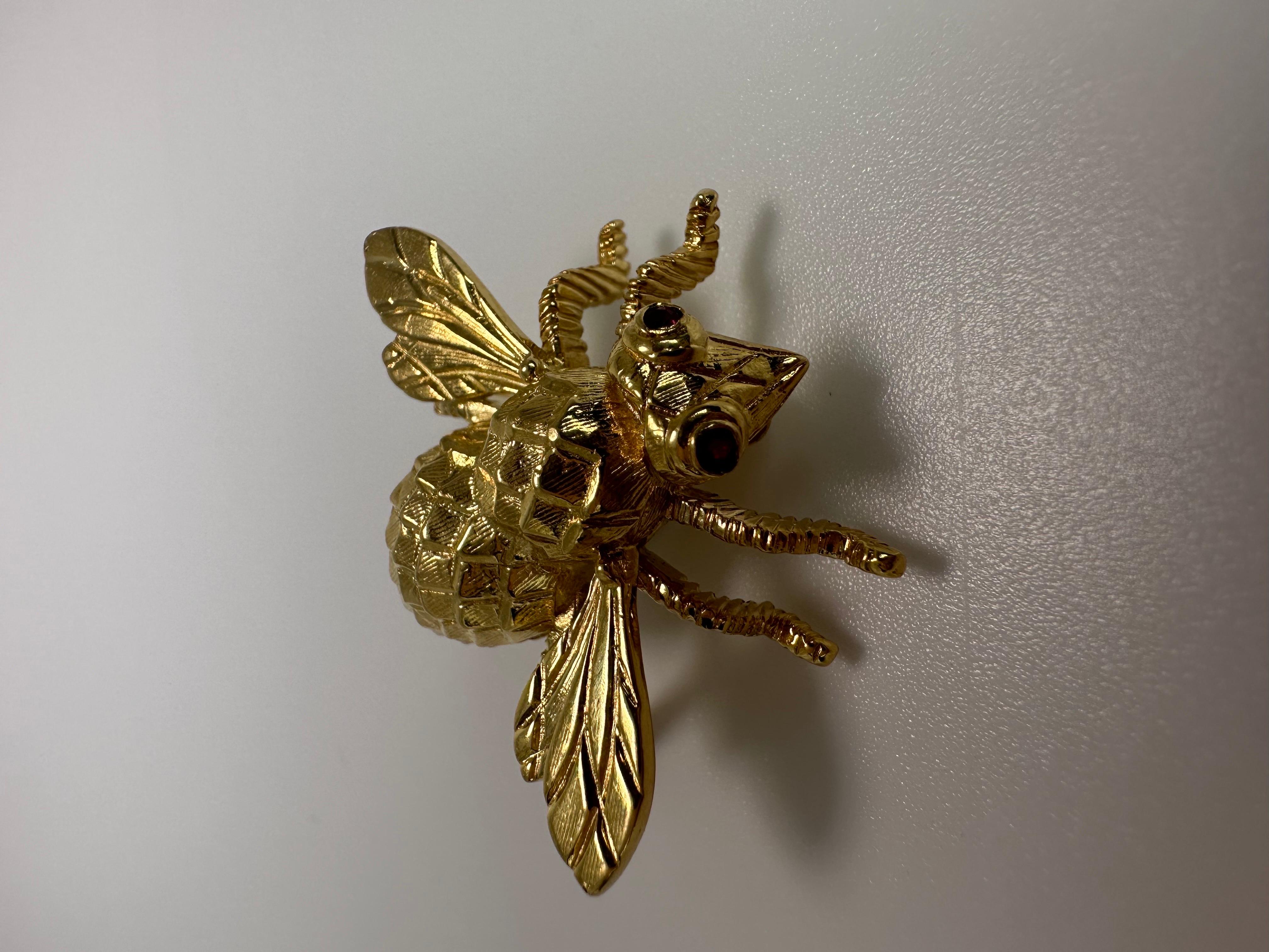 H.Rosenthal Broche abeille en or jaune 18 carats avec rubis RARE Unisexe en vente