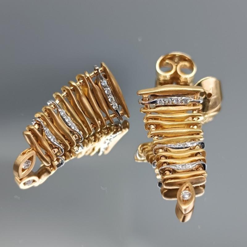 H.Stern Noble Gold earrings with Diamonds For Sale 3