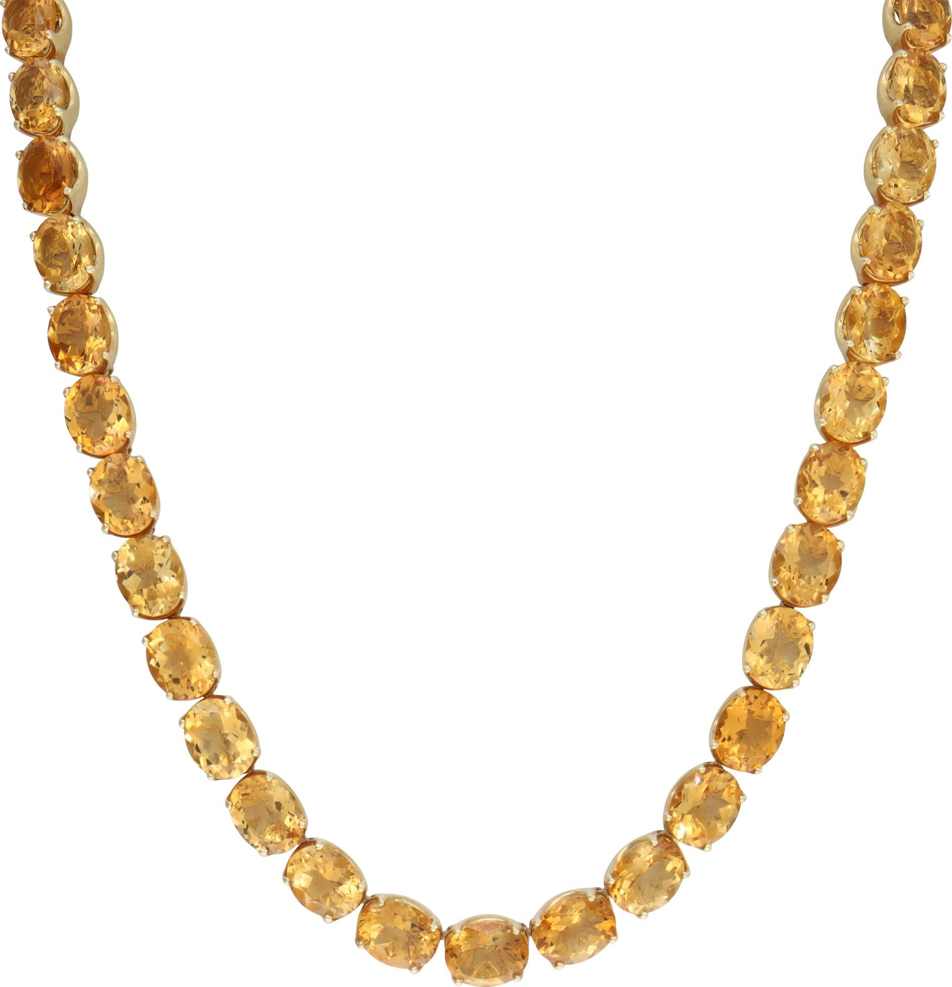 Collier ligne de citrines ovales à taille brillant en or jaune 18k de H.Stern. Citrine ovale taillée en brillant poids total approx. : 100,00 carats. Citrines de couleur jaune vif. Étoile et diamant H. Stern Poinçons sur le fermoir. Largeur : 0,025